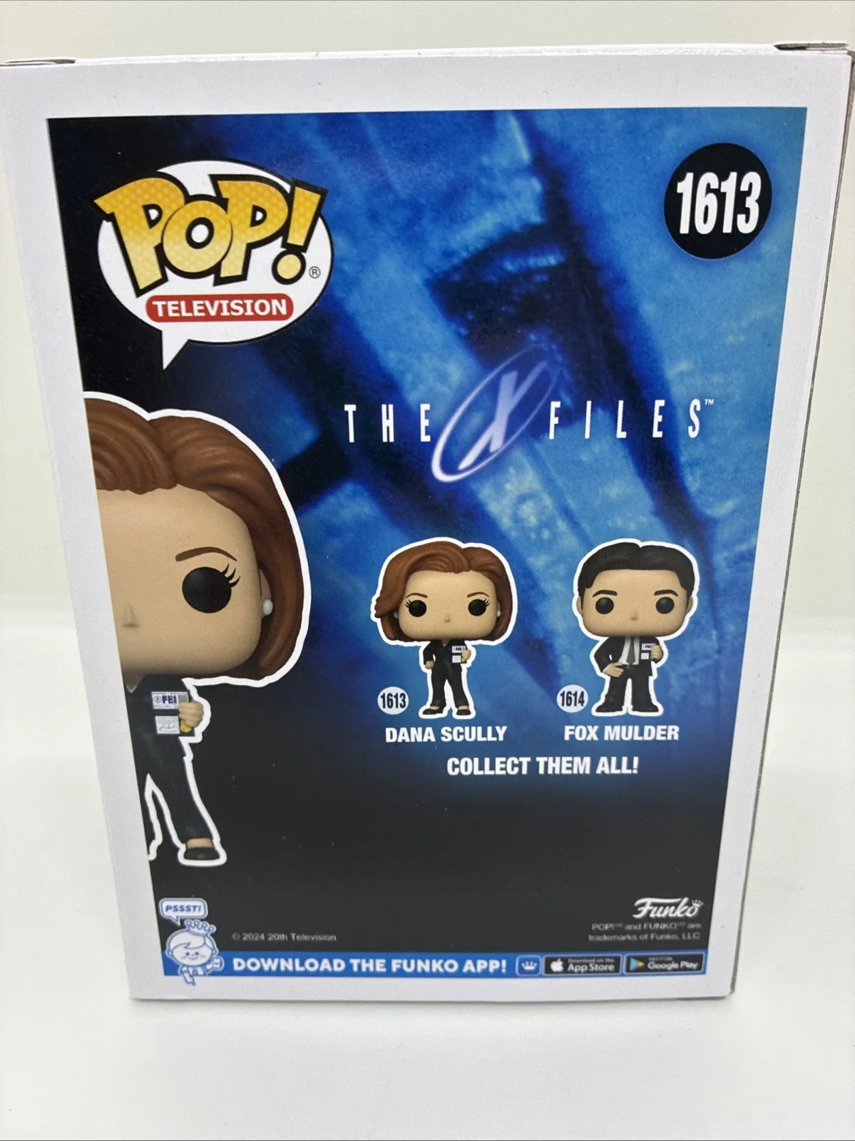 Gillian Anderson — GILLIAN ANDERSON SIGNED Funko POP #1613 Dana Scully from X-Files - Official Pix, image 3
