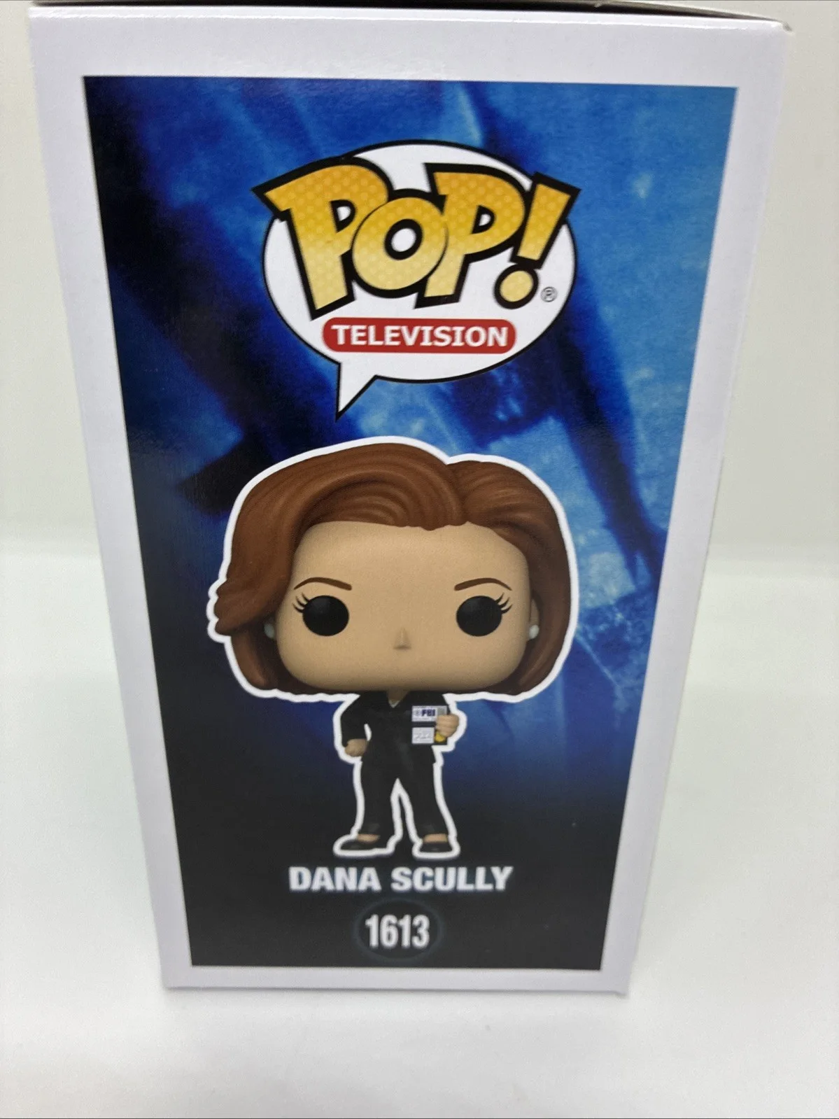 Gillian Anderson — GILLIAN ANDERSON SIGNED Funko POP #1613 Dana Scully from X-Files - Official Pix, image 4