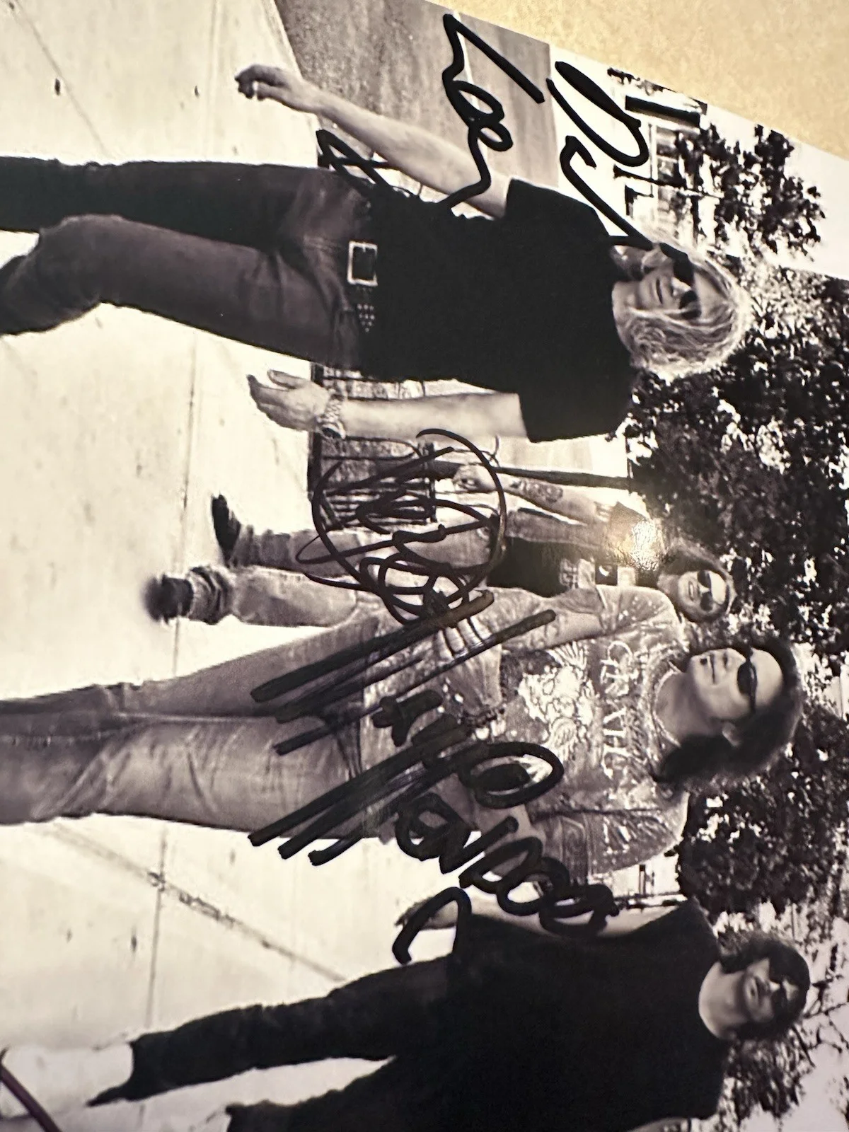 Autographed The Dead Daisies 8x10 Photo (guns N’ Roses, Inxs), image 2