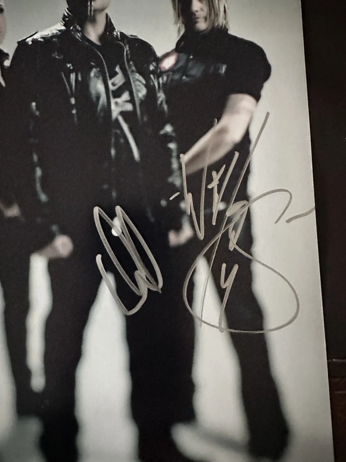Autographed Device (Disturbed, Evanescence) 8x10, image 2