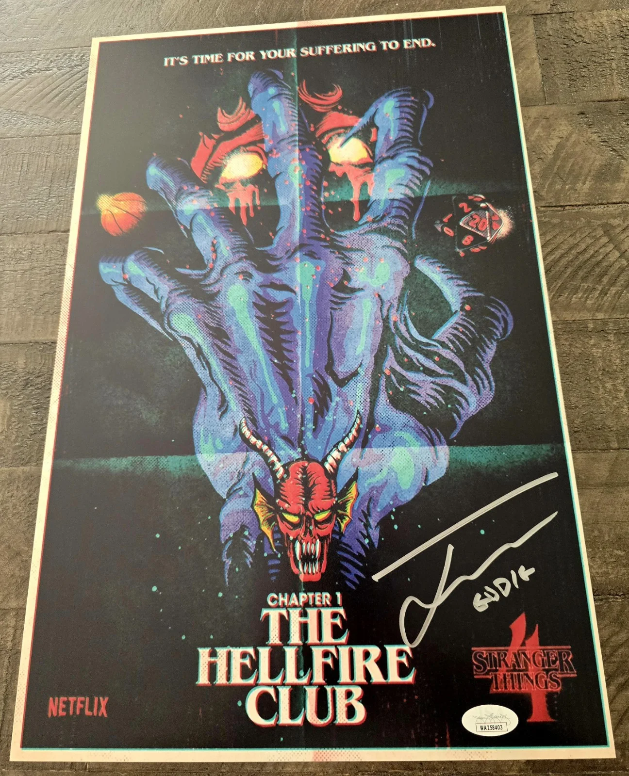 Joseph Quinn — Joseph Quinn Signed 11X17 Stranger Things Hellfire Club Beckett Witnessed