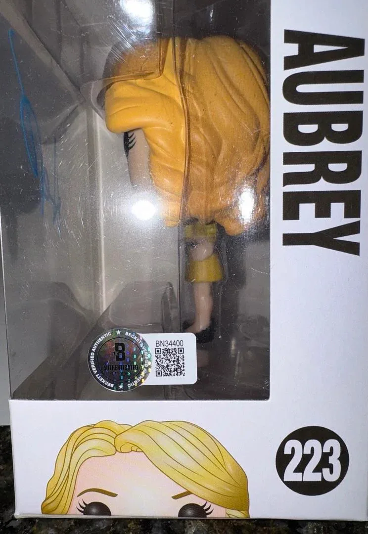 Anna Camp — Anna Camp Signed Funko Pop #223 "Aubrey" (Pitch Perfect) - Beckett COA, изображение 4