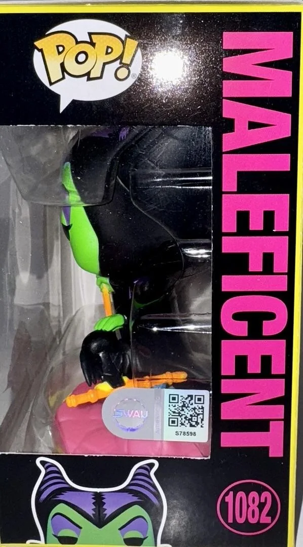 Angelina Jolie — Angelina Jolie Signed Funko Pop #1082 Maleficent Disney Villains - SWAU, изображение 2
