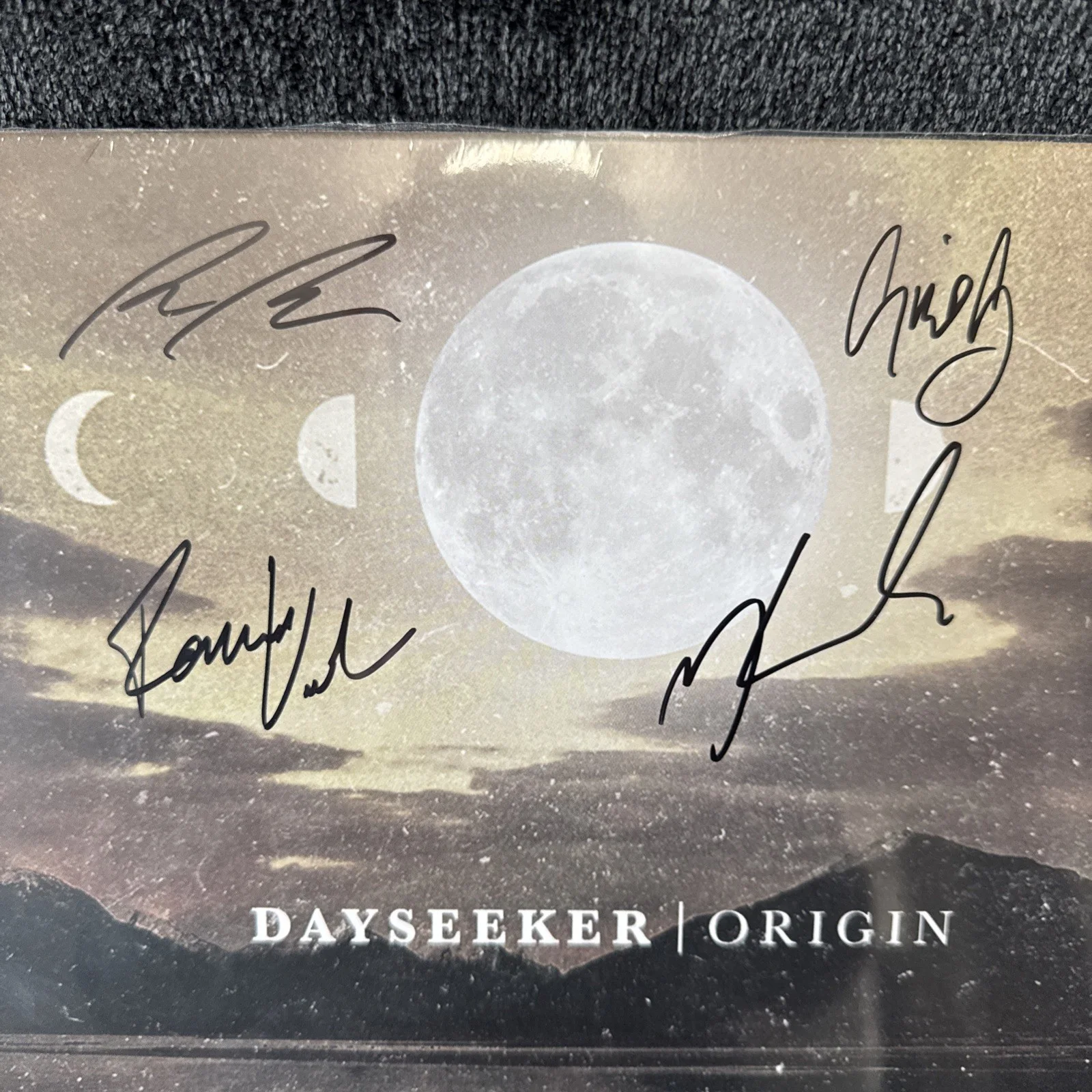 DAYSEEKER ORIGIN VINYL LP RECORD SIGNED AUTOGRAPH *FULL BAND* - GOLD/OS VARIANT, image 2