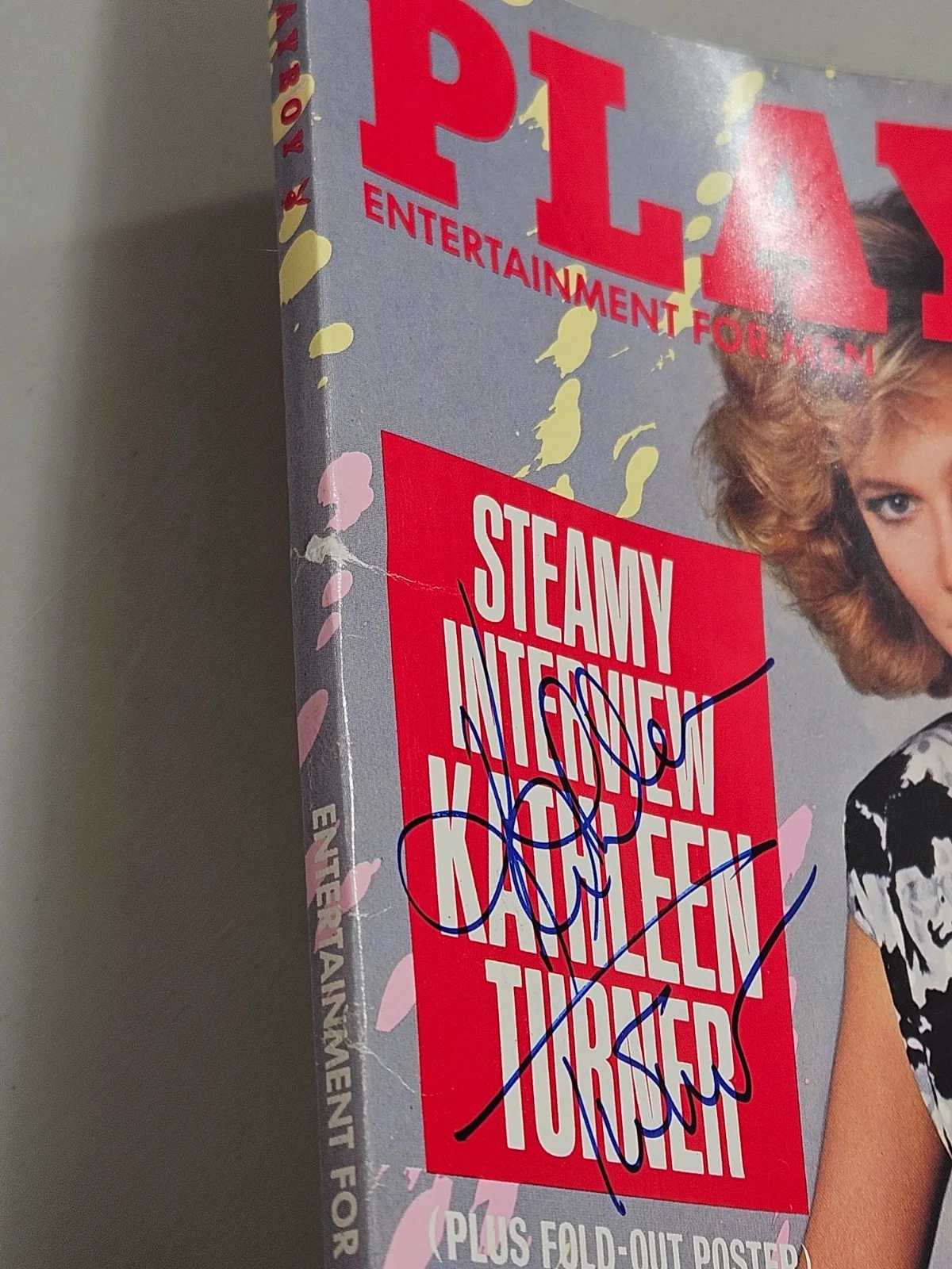 May 1986 KATHLEEN TURNER PLAYBOY Full Mag Signed Auto In-Person, image 2