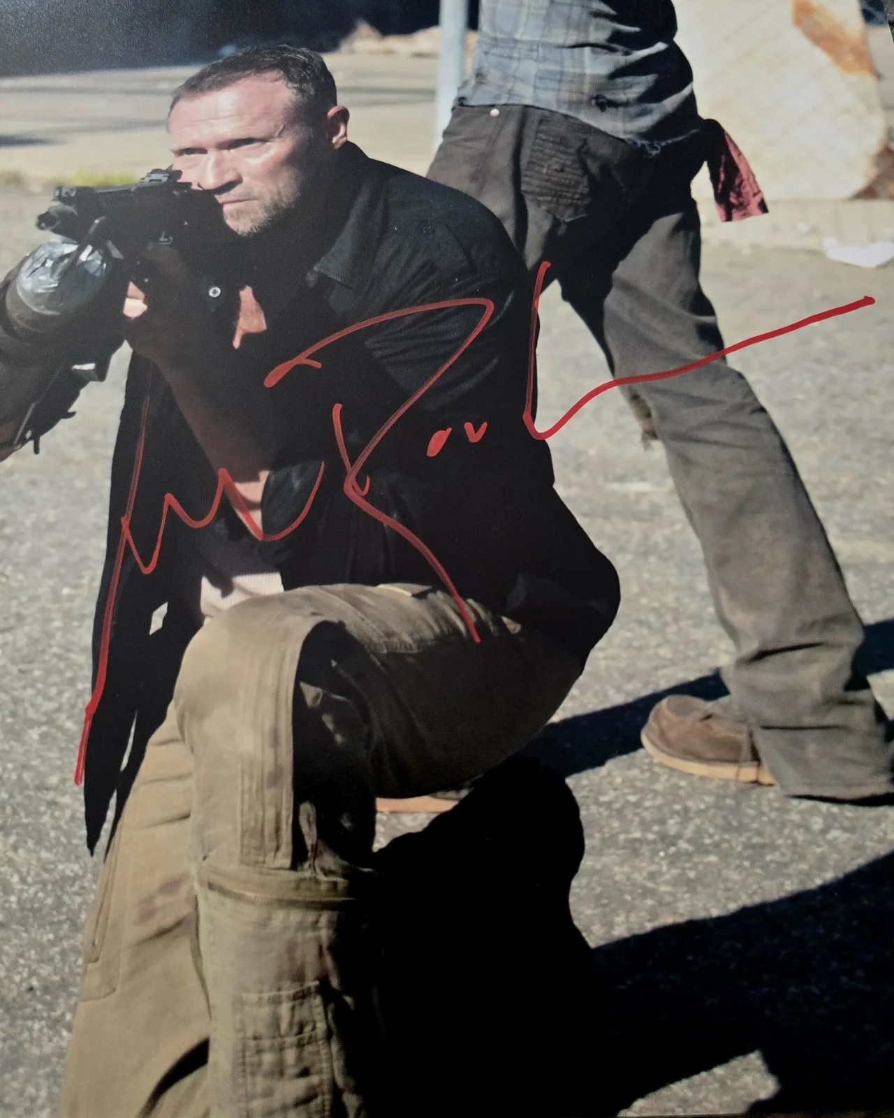 Michael Rooker — Michael Rooker Signed 11x14 The Walking Dead JSA Witnessed Sticker Only, изображение 2
