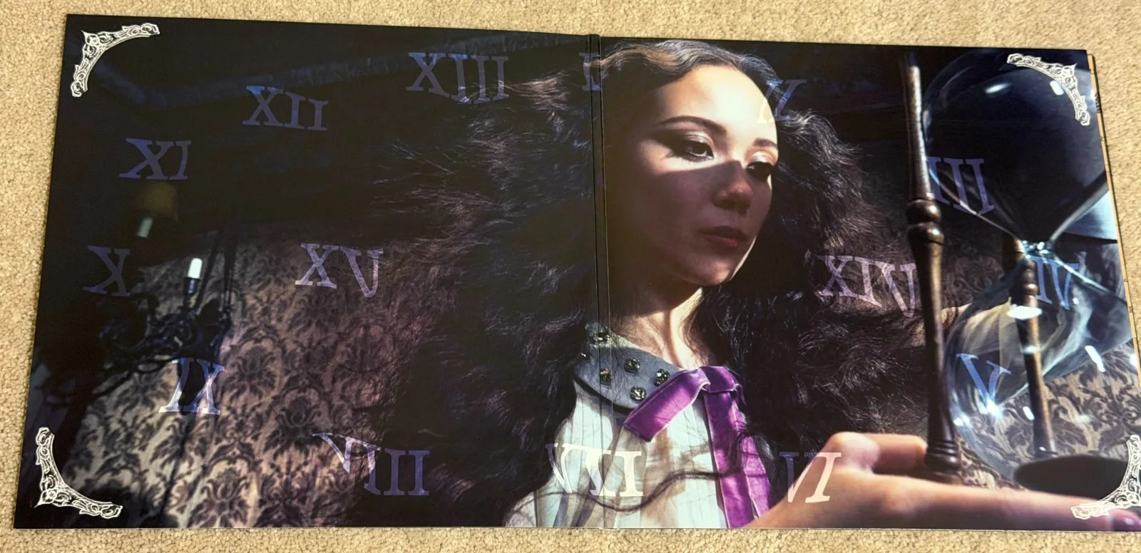 Laufey A Matter Of Time Vinyl LP & Signed Photo Card Beckett BAS COA Autographed, изображение 5