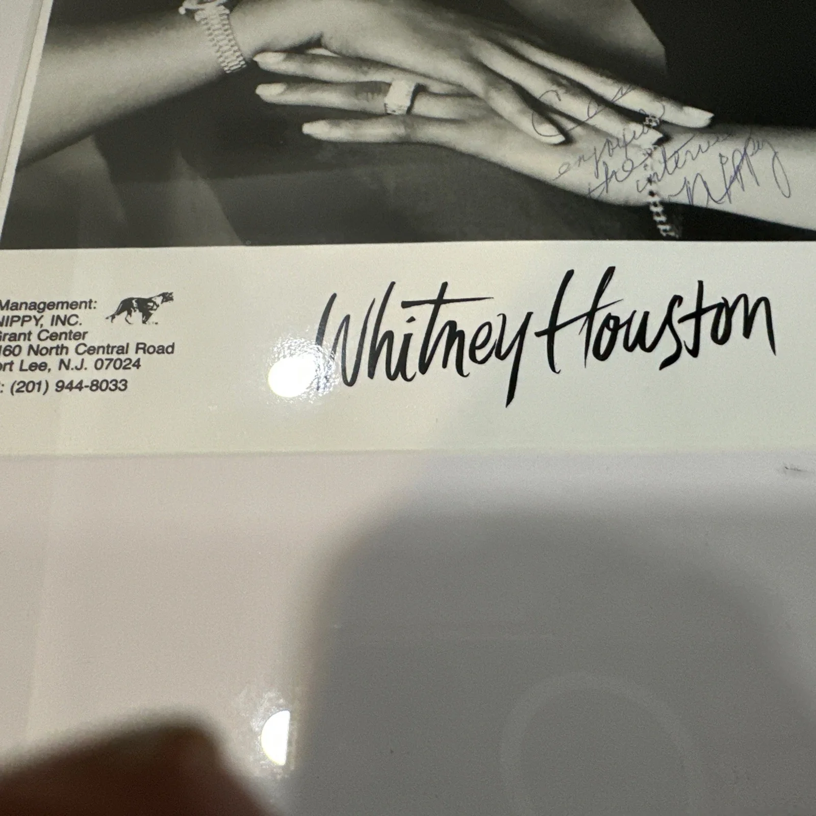 Whitney Houston “Nippy” Signed Autographed 8x10 W/Matting & Framed 12x15!!🔥, изображение 5