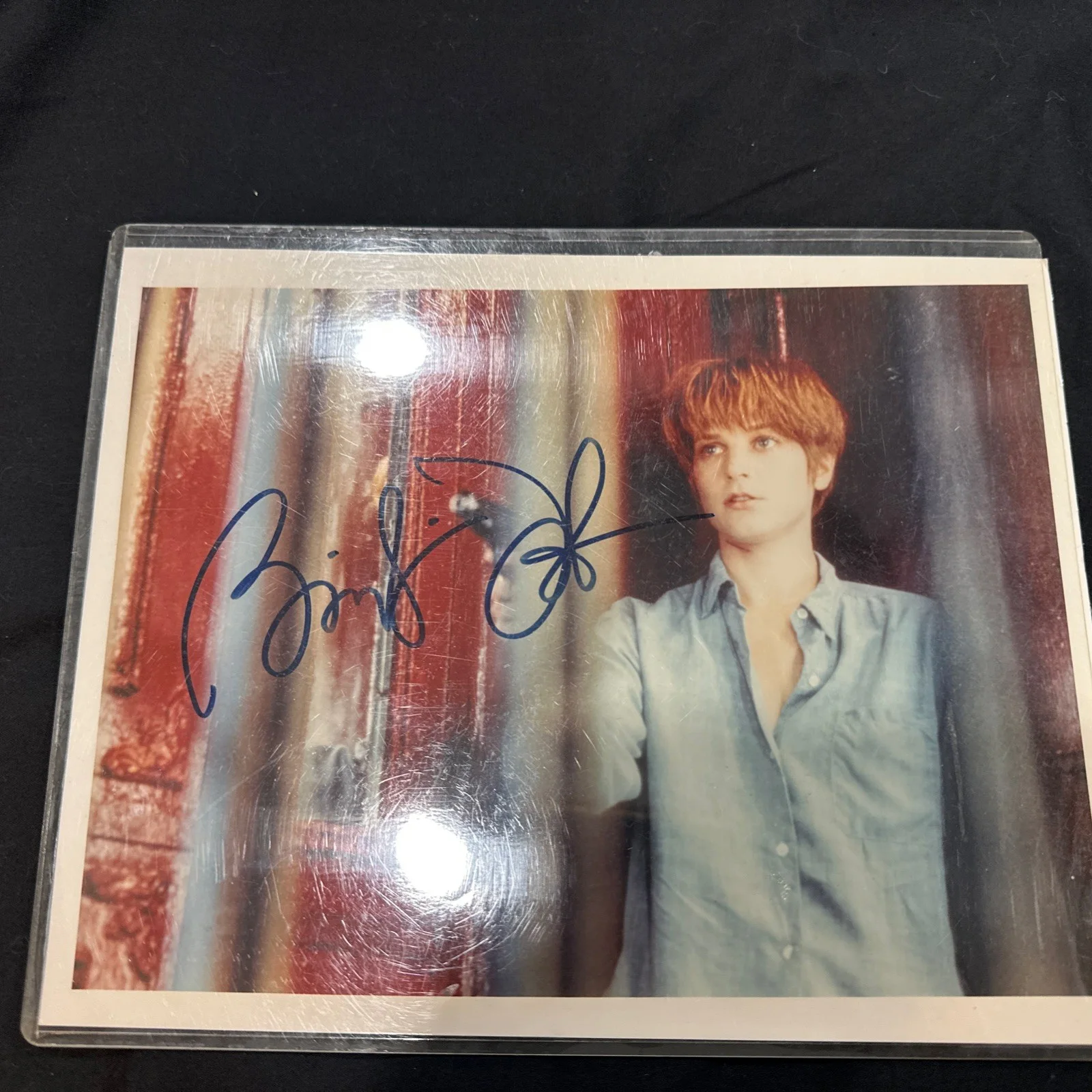 Bridget Fonda — BRIDGET FONDA AUTOGRAPHED SIGNED PHOTO - 8” x 10”; Color; No COA 🔥