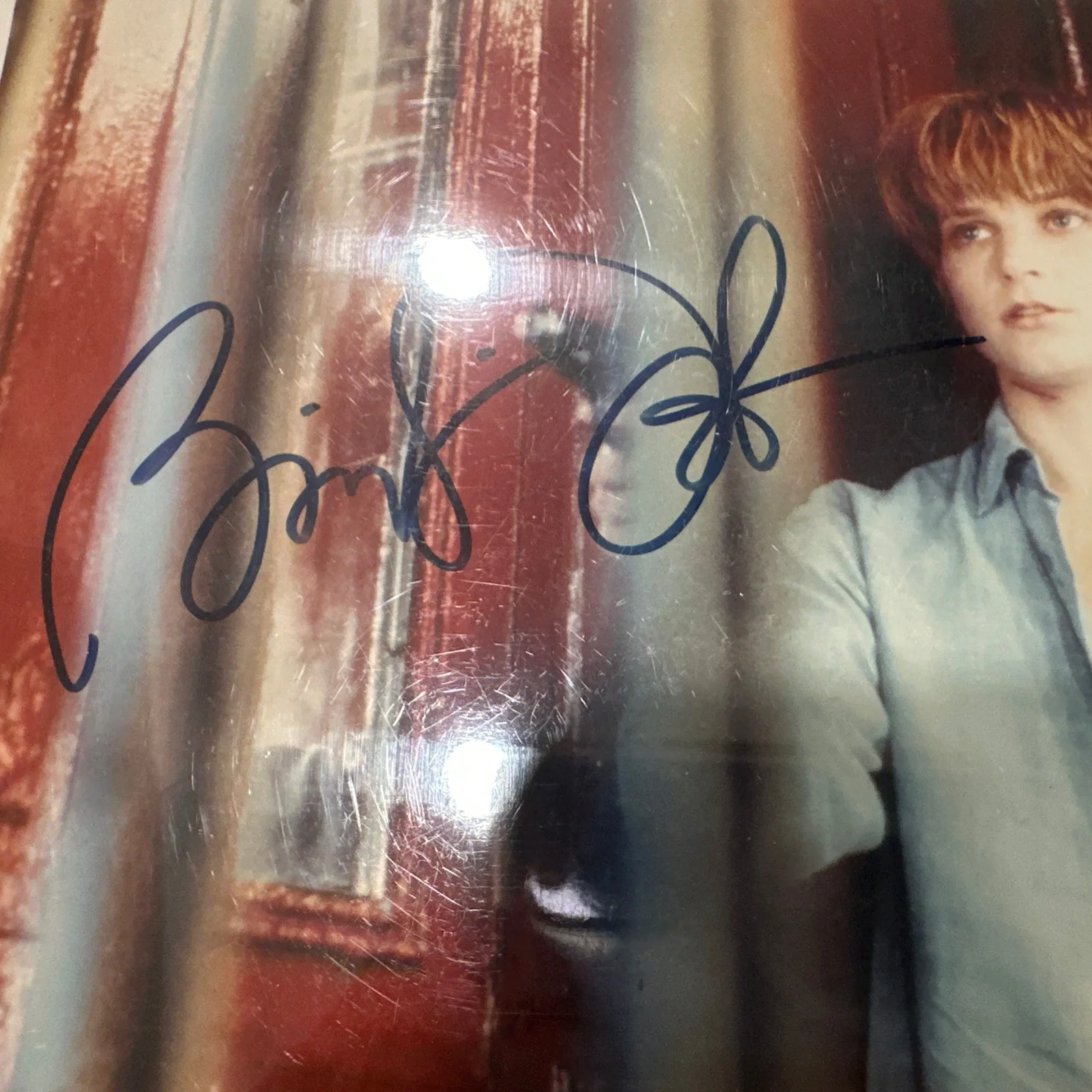 Bridget Fonda — BRIDGET FONDA AUTOGRAPHED SIGNED PHOTO - 8” x 10”; Color; No COA 🔥, изображение 2