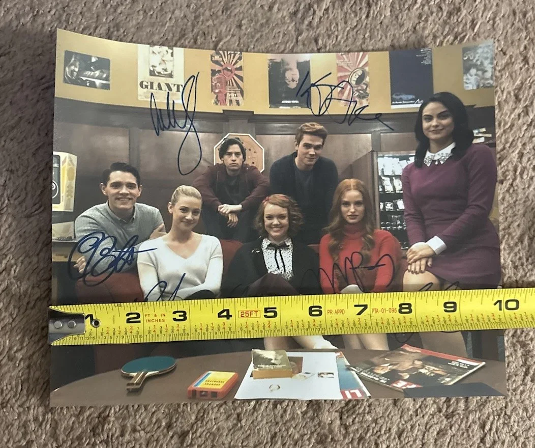 New Signed Riverdale TV Series Poster 8in x 10in, изображение 3