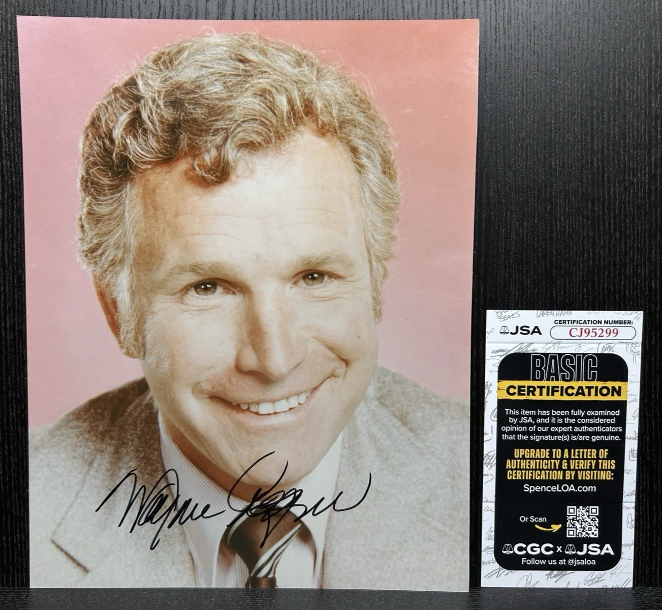 Wayne Rogers — WAYNE ROGERS ORIGINAL HAND SIGNED COLOR PHOTO Actor JSA COA Autograph M.A.S.H.