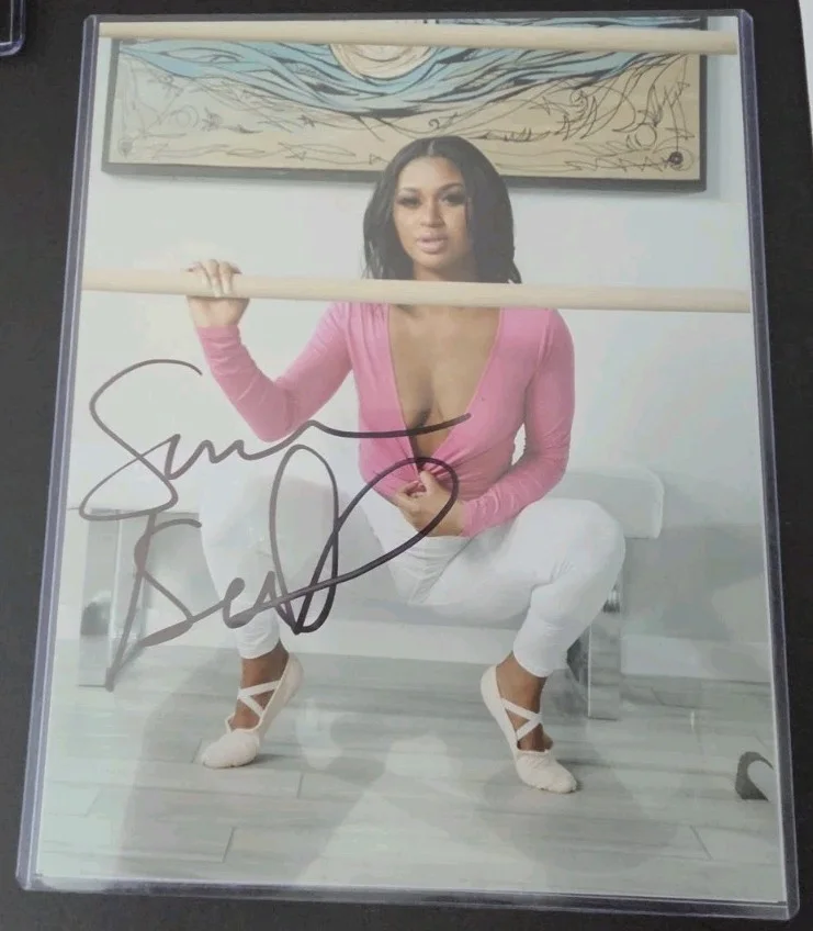 Sommer Isabella — Sommer Isabella Autographed Original 8x10 Photograph, image 2