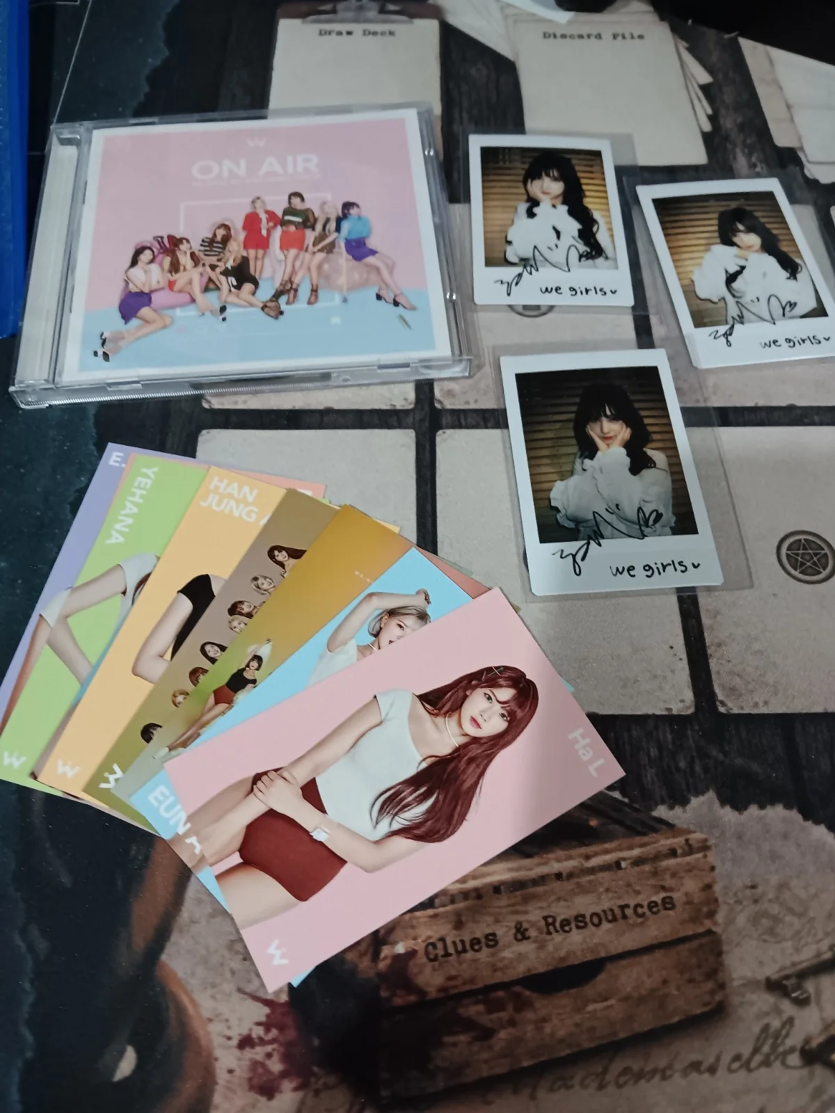 We Girls On Air Makestar signed album plus 3 signed polaroid used good condition, изображение 4