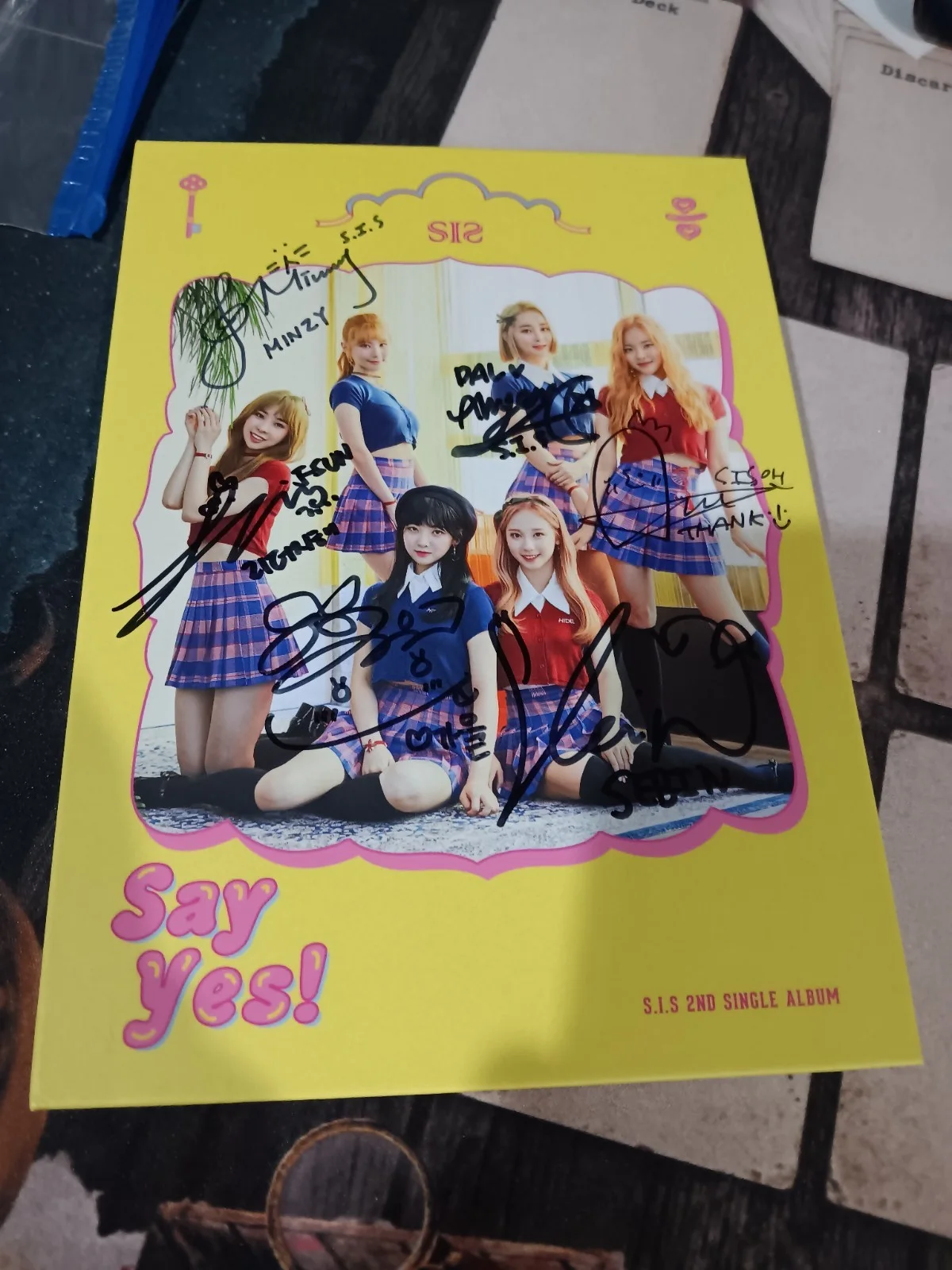 S.I.S - Say Yes! 2nd Single Album Signed Autographed CD Promo K-Pop 2018 SIS, image 2