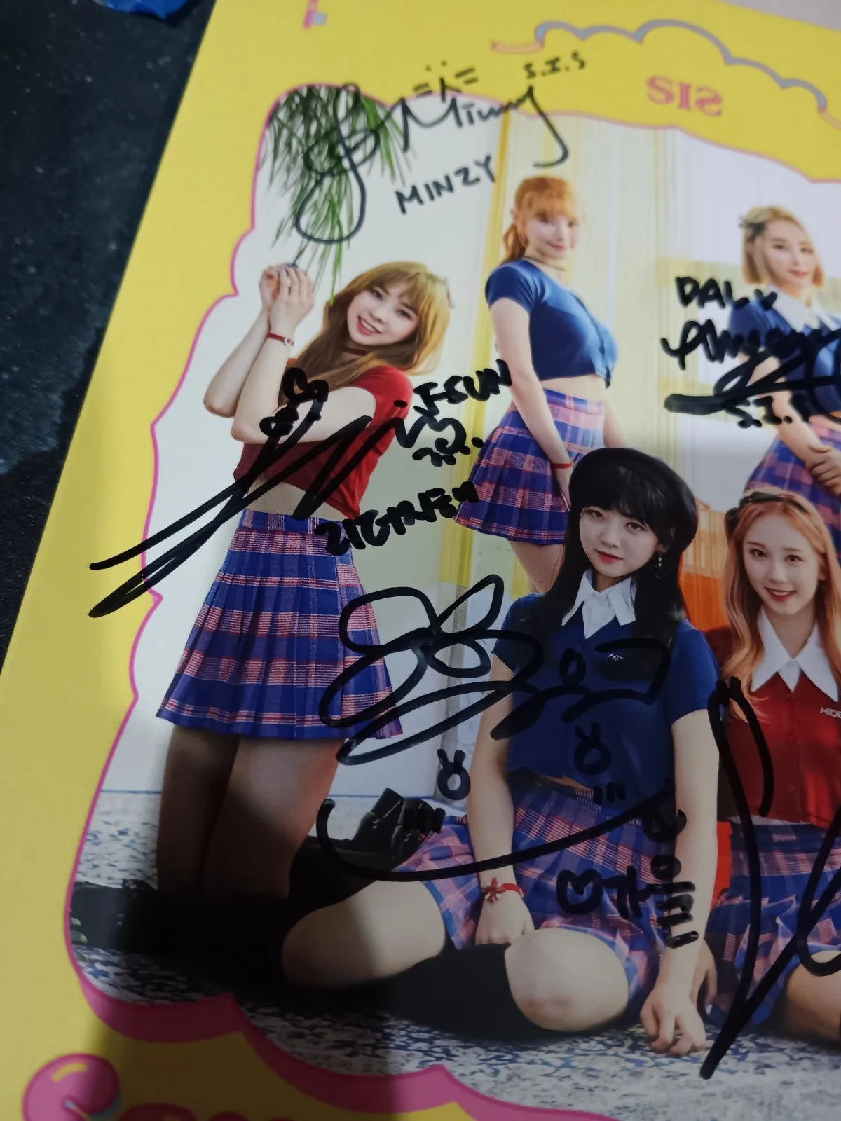 S.I.S - Say Yes! 2nd Single Album Signed Autographed CD Promo K-Pop 2018 SIS, image 3