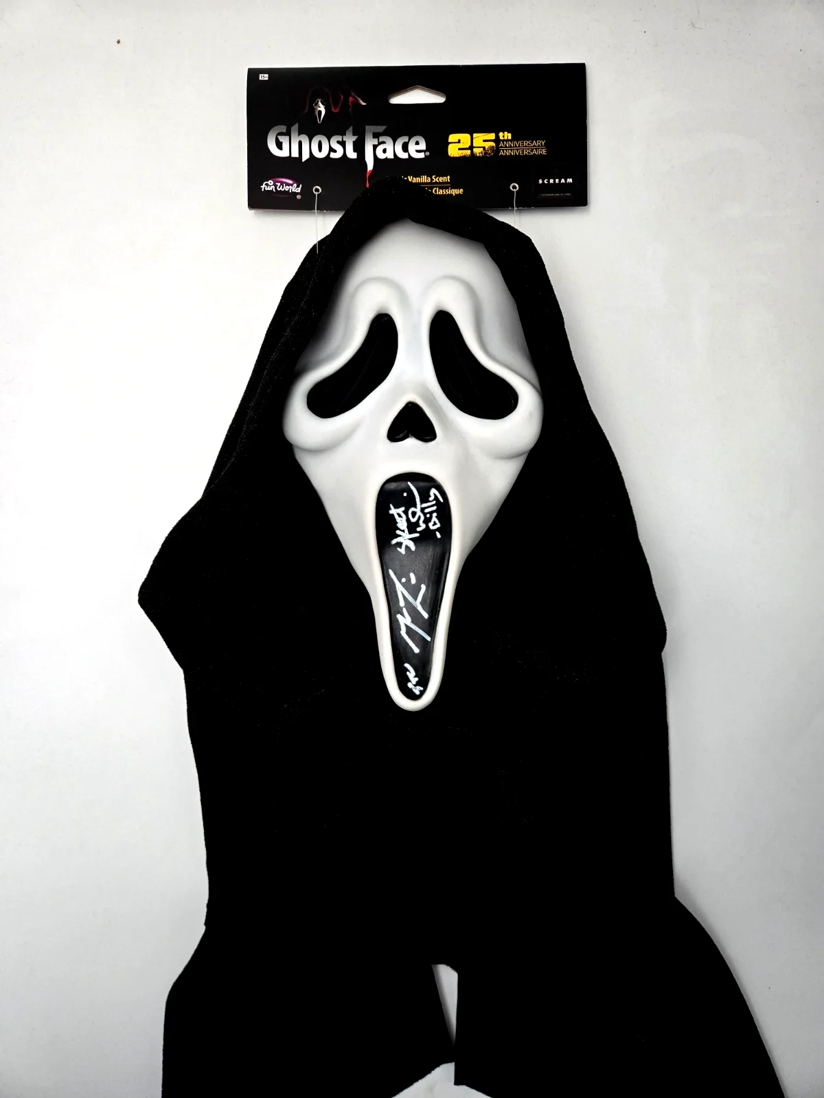 Matthew Lillard, Skeet Ulrich — Matthew Lillard & Skeet Ulrich Signed Mask Ghostface Scream 25th Beckett 545