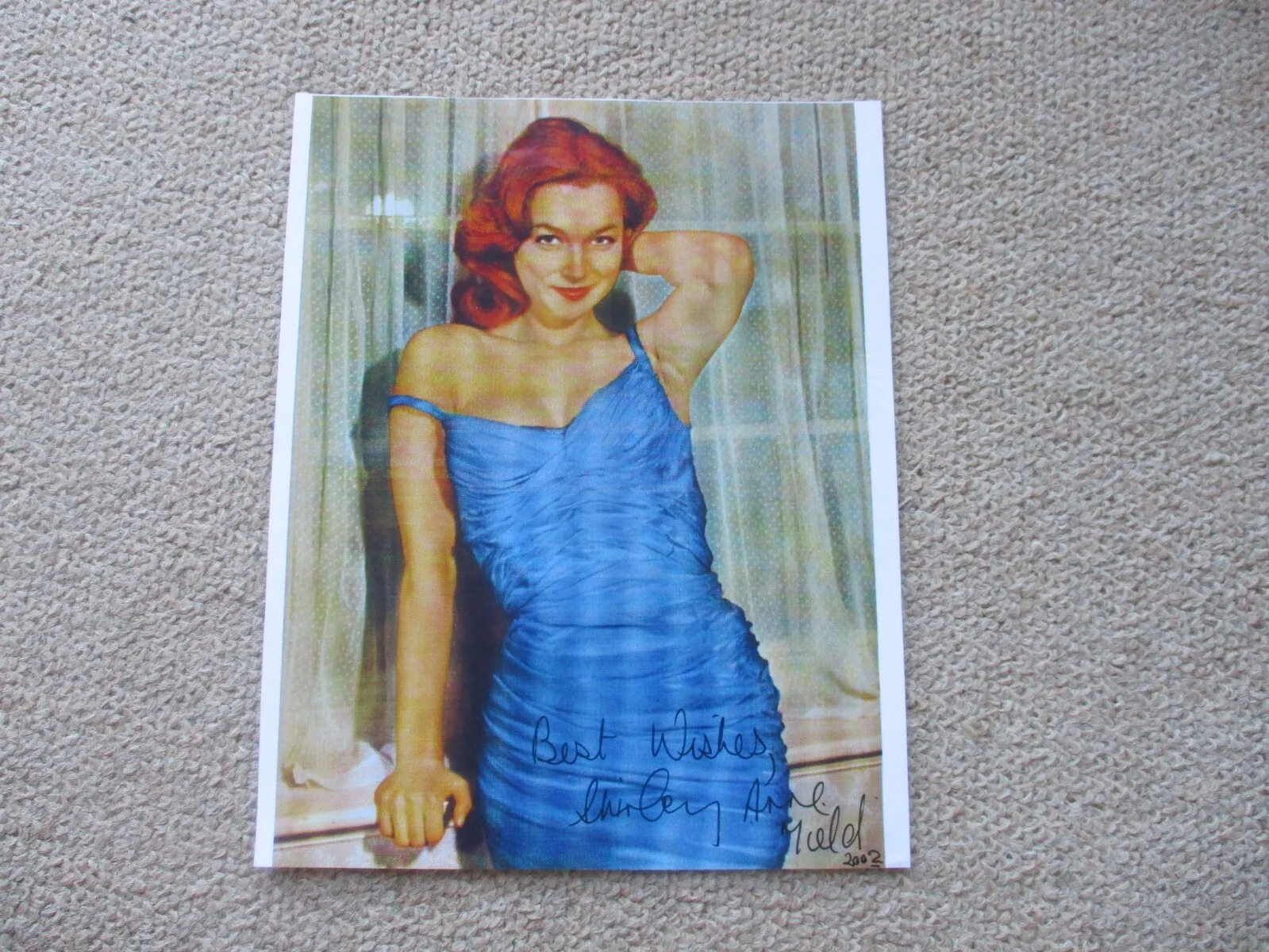 Shirley Anne Field. Autograph on colour photocopied colour picture., изображение 2