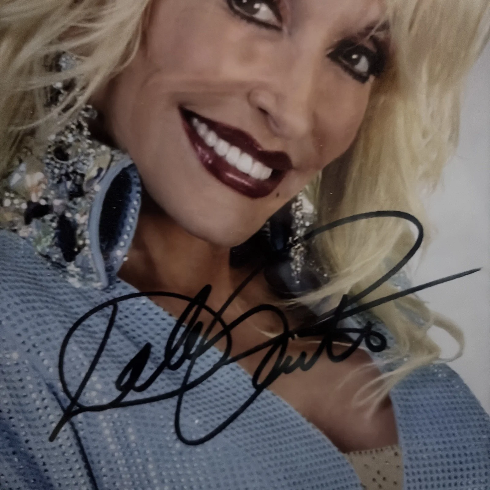 Framed and Signed Dolly Parton Photo 8x10 Unauthenticated, image 3