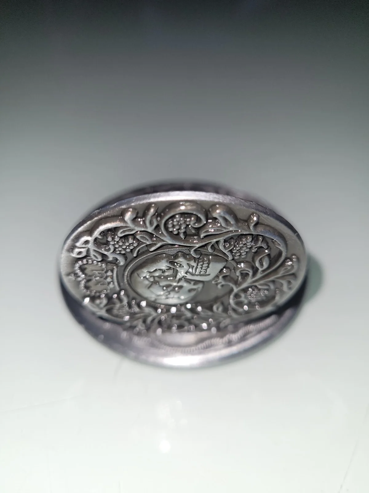 JOHN WICK : Chapter 2 : Blood Oath Marker Skull Coin & Gift Bag Keanu Reeves New, image 5