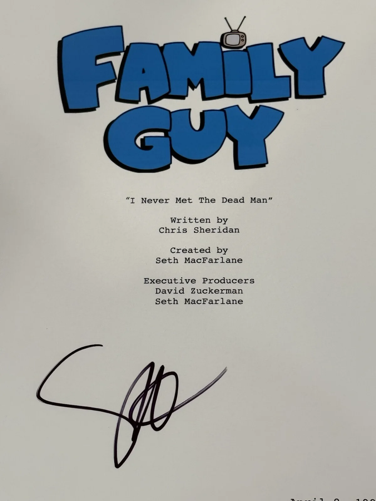 Seth MacFarlane — SETH MACFARLANE SIGNED 8.5x11 FAMILY GUY SCRIPT COVER BAS BN92324 (C), image 2