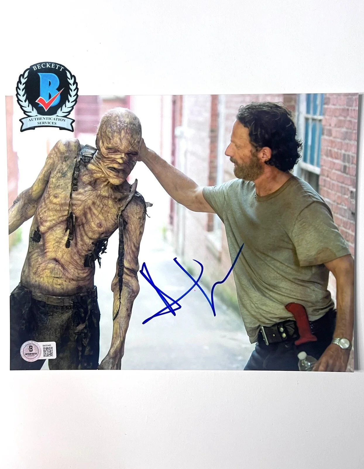Andrew Lincoln — ANDREW LINCOLN SIGNED THE WALKING DEAD 8X10 PHOTO BECKETT BM35465