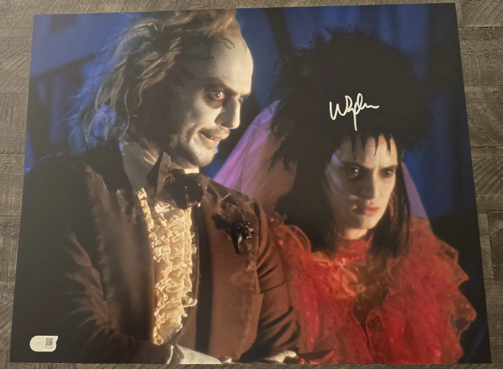 Winona Ryder — Winona Ryder Signed 16x20 Beetlejuice SWAU Private Signing