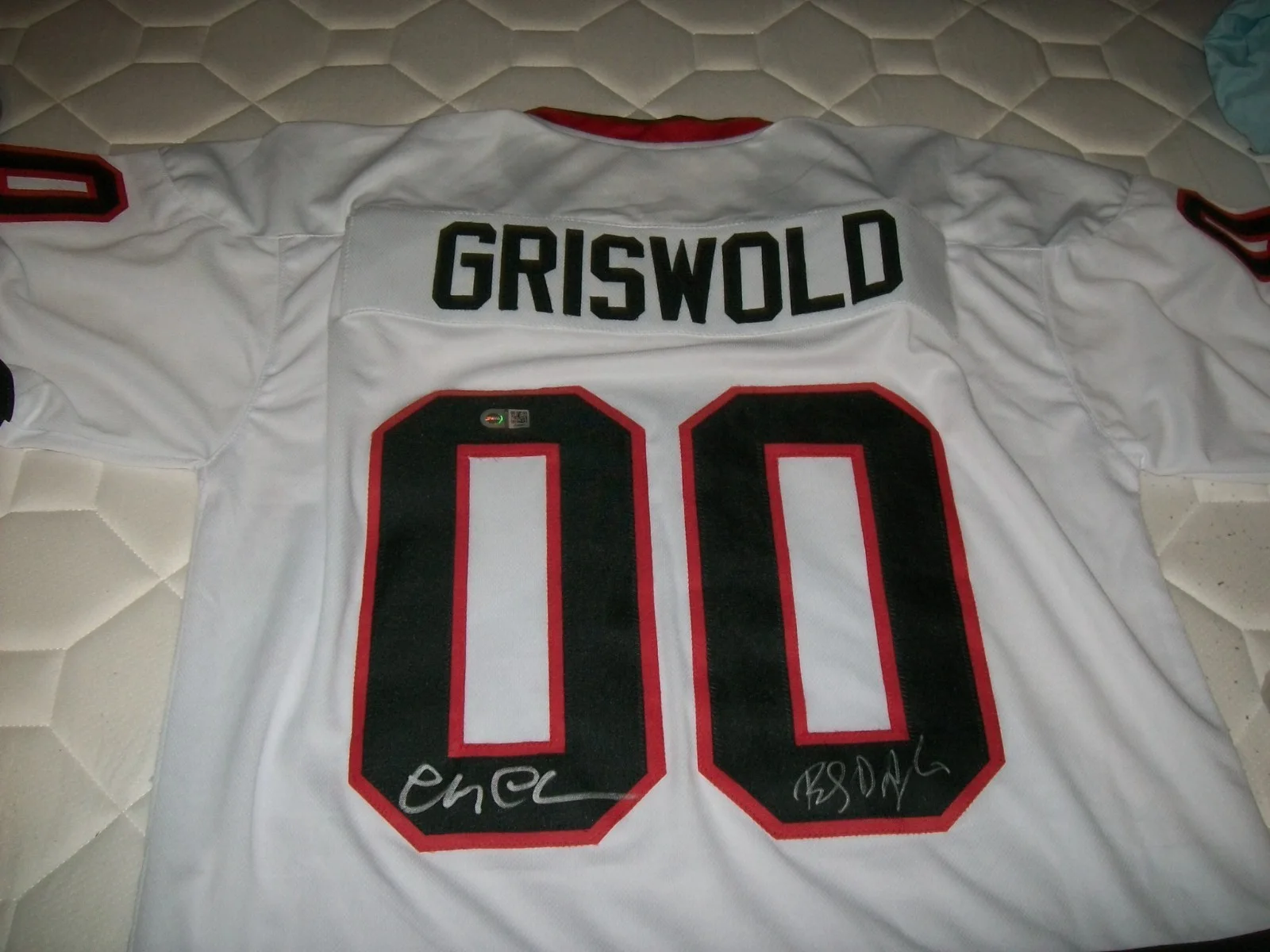 CHEVY CHASE & BEVERLY D'ANGELO SIGNED AUTOGRAPH AUTO GRISWOLD JERSEY SWAU, изображение 3
