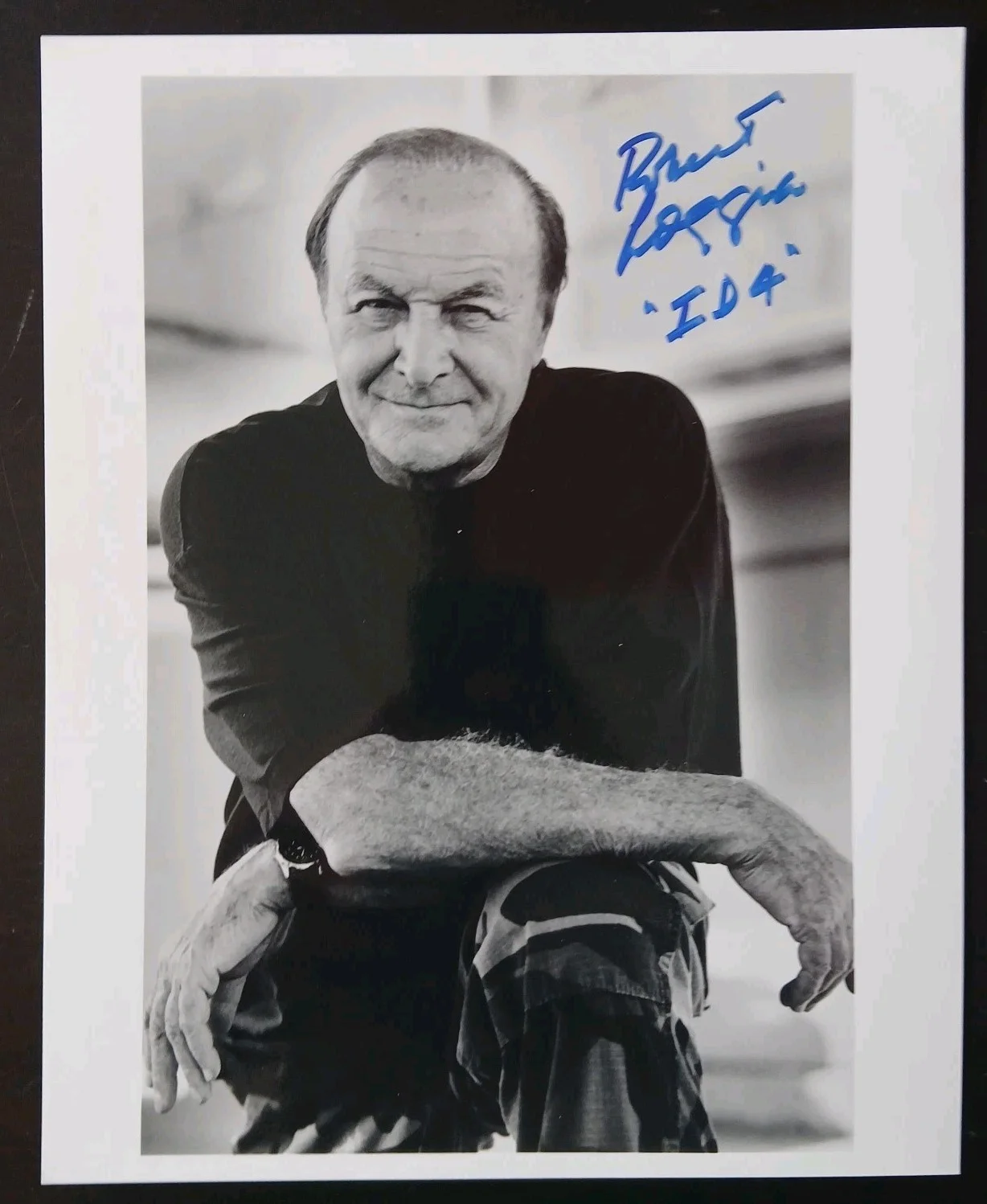 robert loggia — robert loggia signed 8x10 photo w/id4 insc.l independence day scarface sopranos