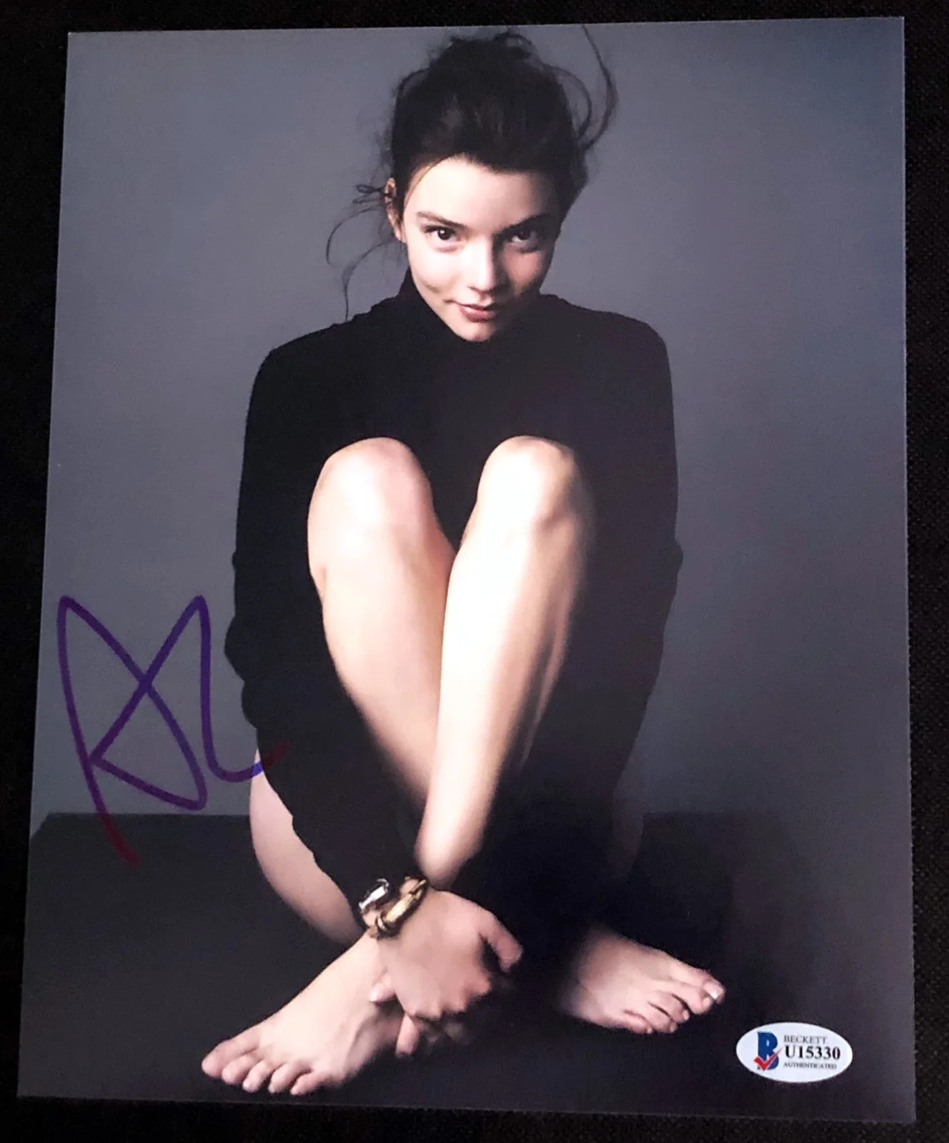 Anya Taylor Joy — ANYA TAYLOR JOY SIGNED 8x10" PHOTO QUEEN'S GAMBIT BAS BECKETT COA AUTH