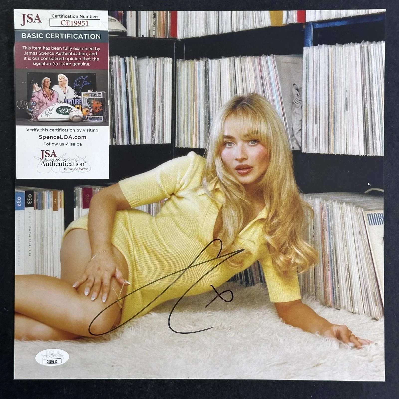 Sabrina Carpenter Signed Short N Sweet Album Insert w/Vinyl JSA w/poster FREE SH, изображение 2