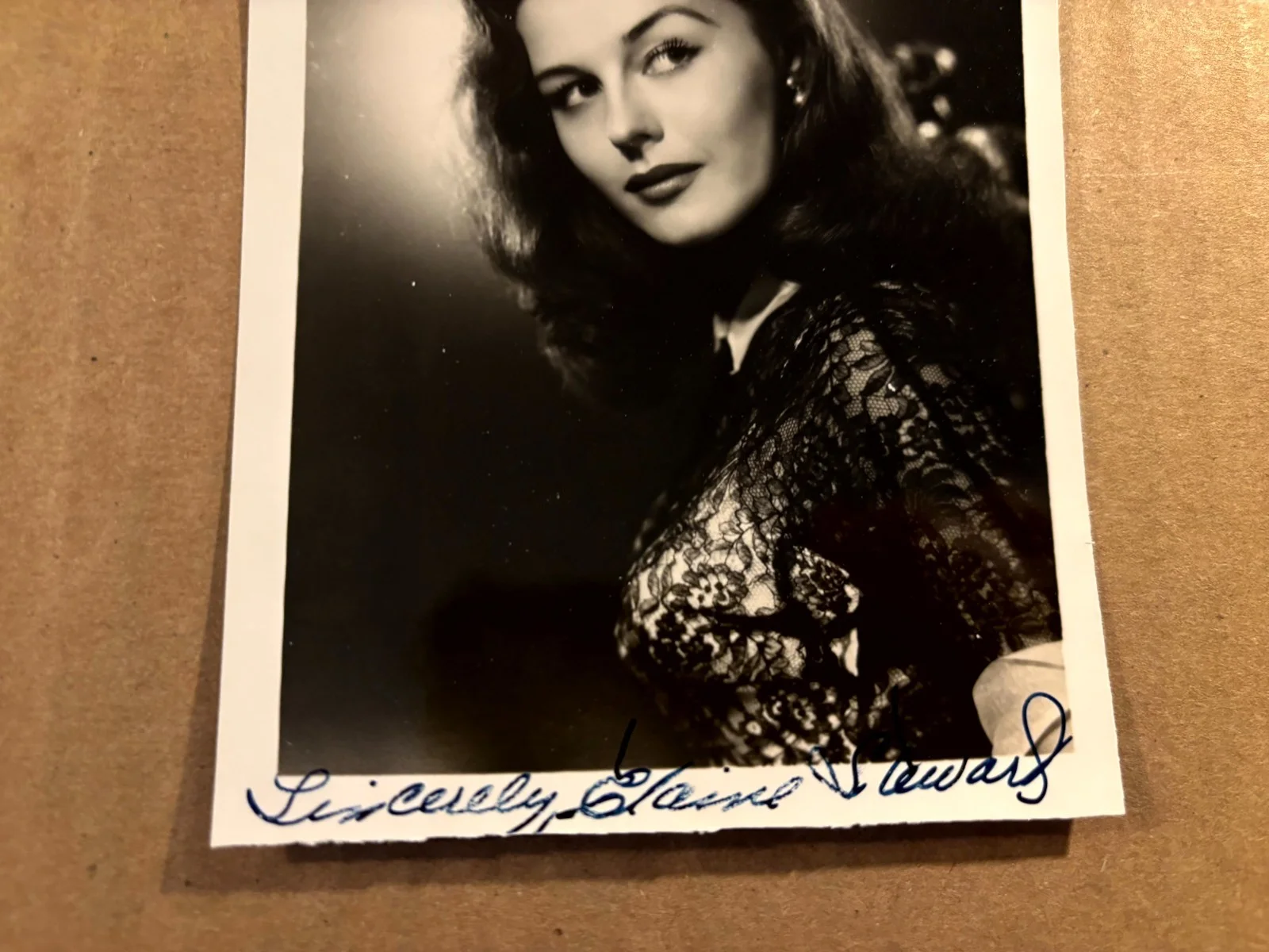 Elaine Edwards Very Rare Very Early Autographed Photo From 1952 w/Env The Bat, изображение 4