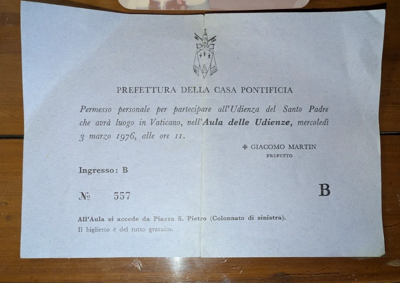 Sophia Loren autographed Prepettura Della Casa Pontificia March 1976, изображение 3