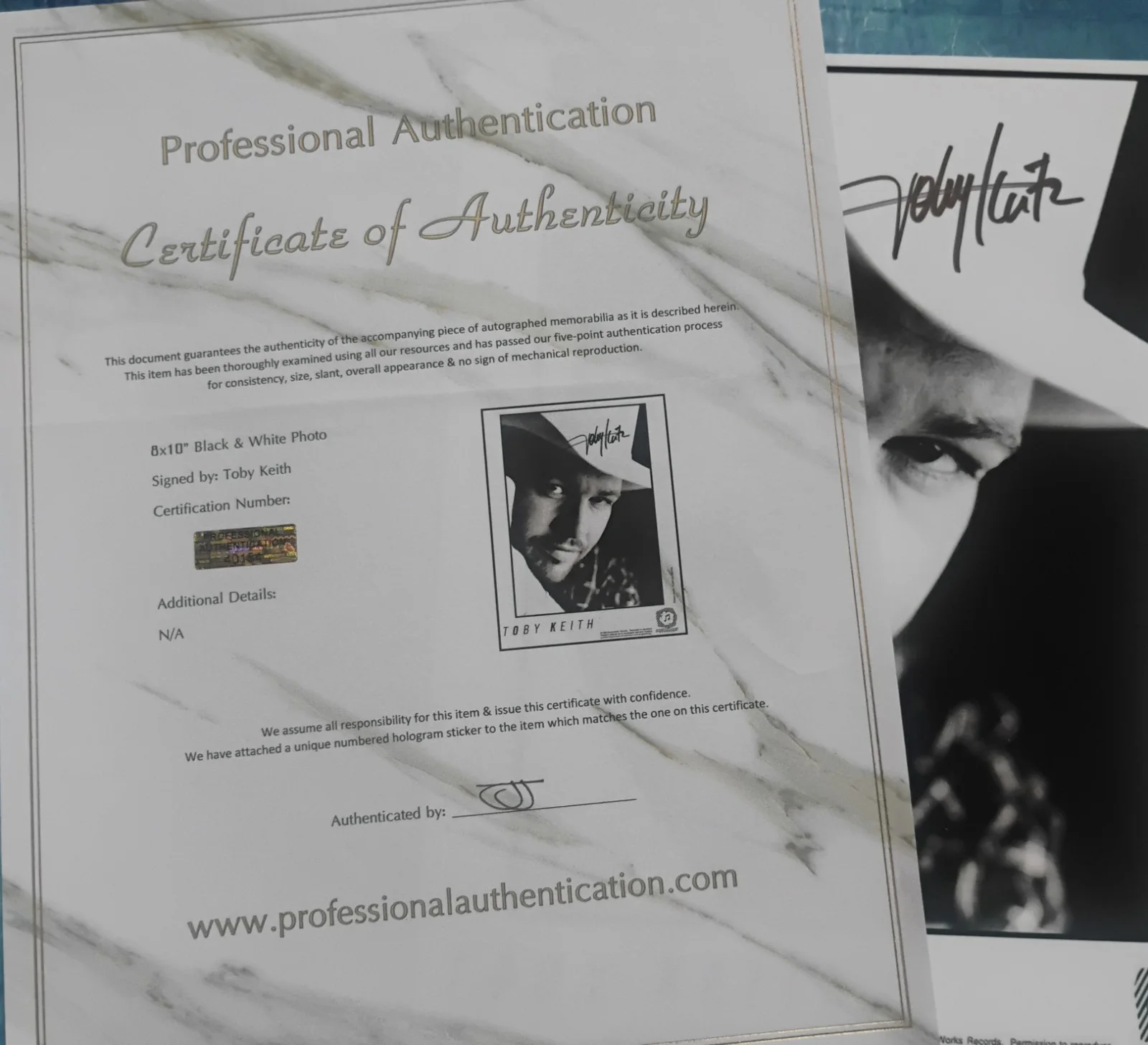 Toby Keith Hand Signed Autograph 8x10 Photo COA - NO US TARIFFS, image 4