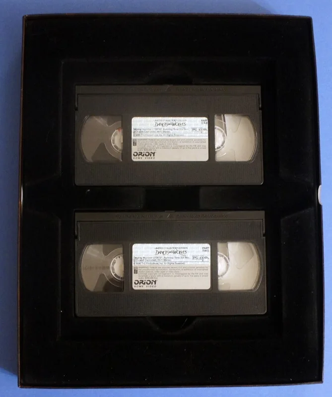 Kevin Costner — Kevin Costner Signed DANCES WITH WOLVES Limited Collectors Edition VHS, изображение 5