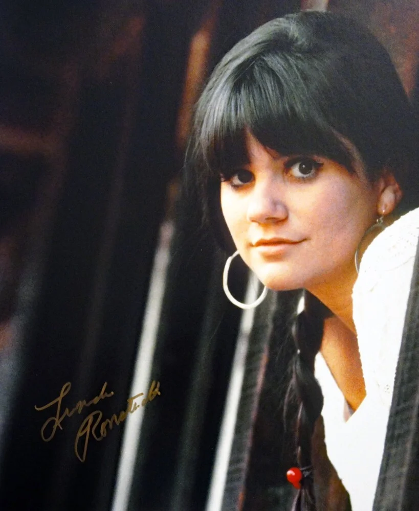 JSA WITNESSED! - LINDA RONSTADT SIGNED 11x14 Photo, Different Drum, Stone Poneys, изображение 3