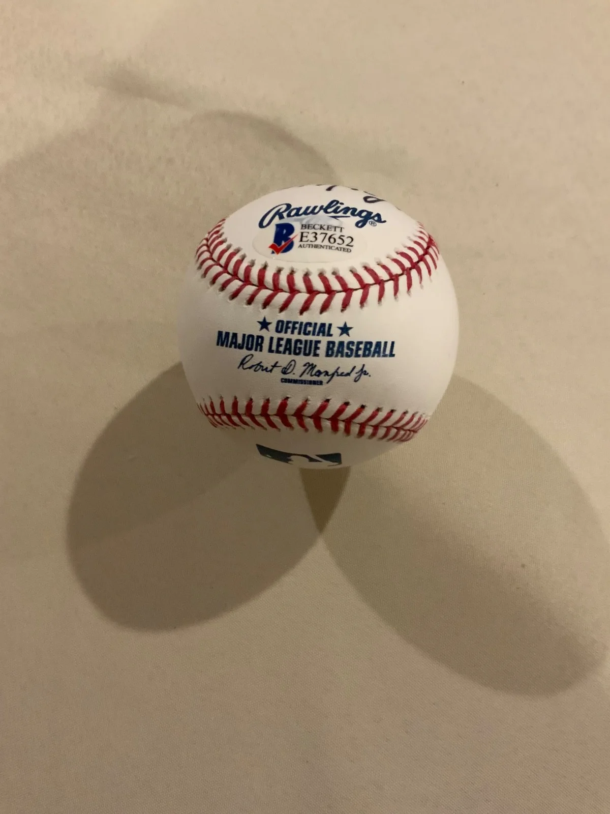 Sophia Loren — SOPHIA Loren autographed baseball with Beckett cert, image 3