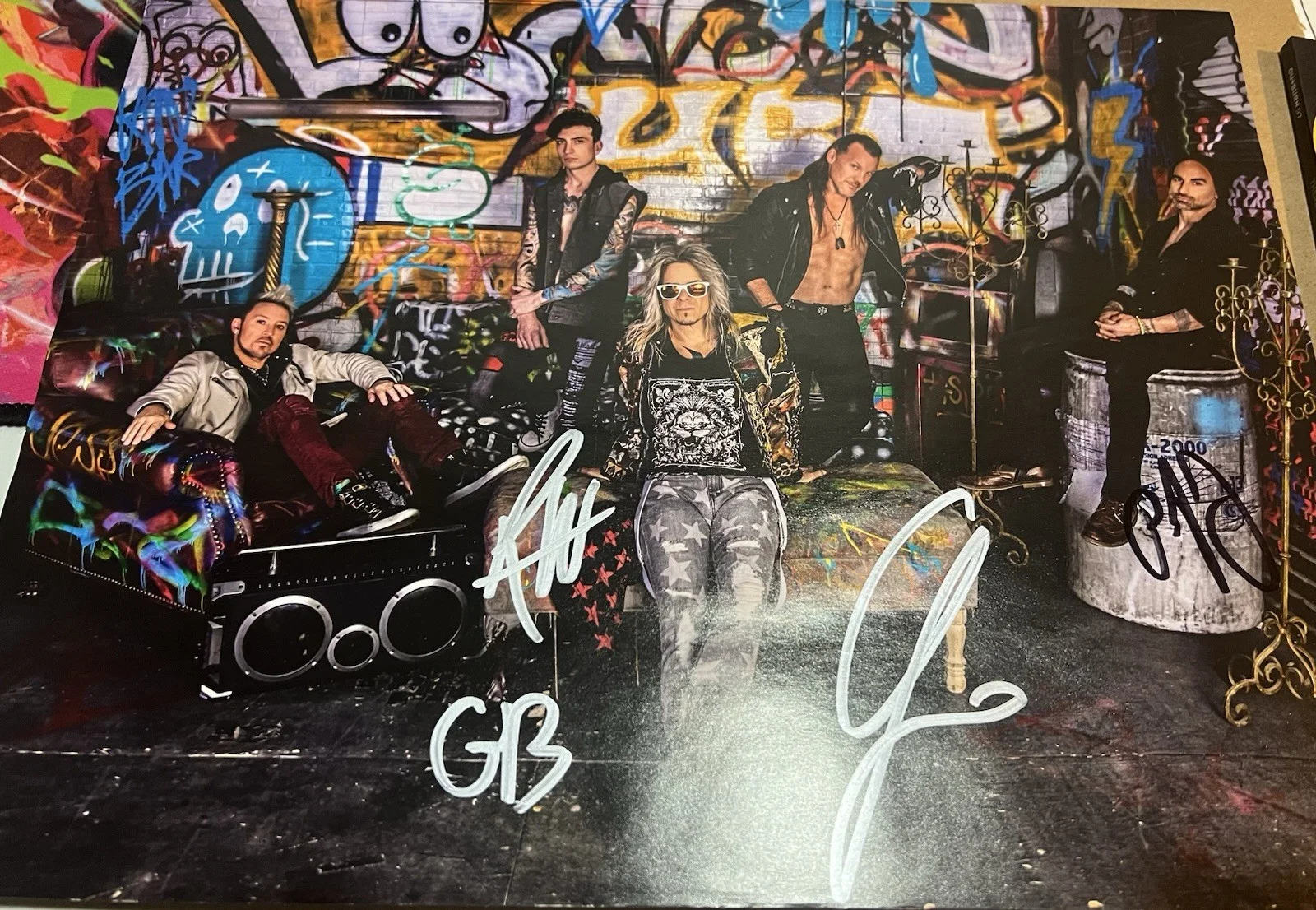 FOZZY (Chris Jericho) + Band - Autographed Photo With OUTBURN Magazine, изображение 2