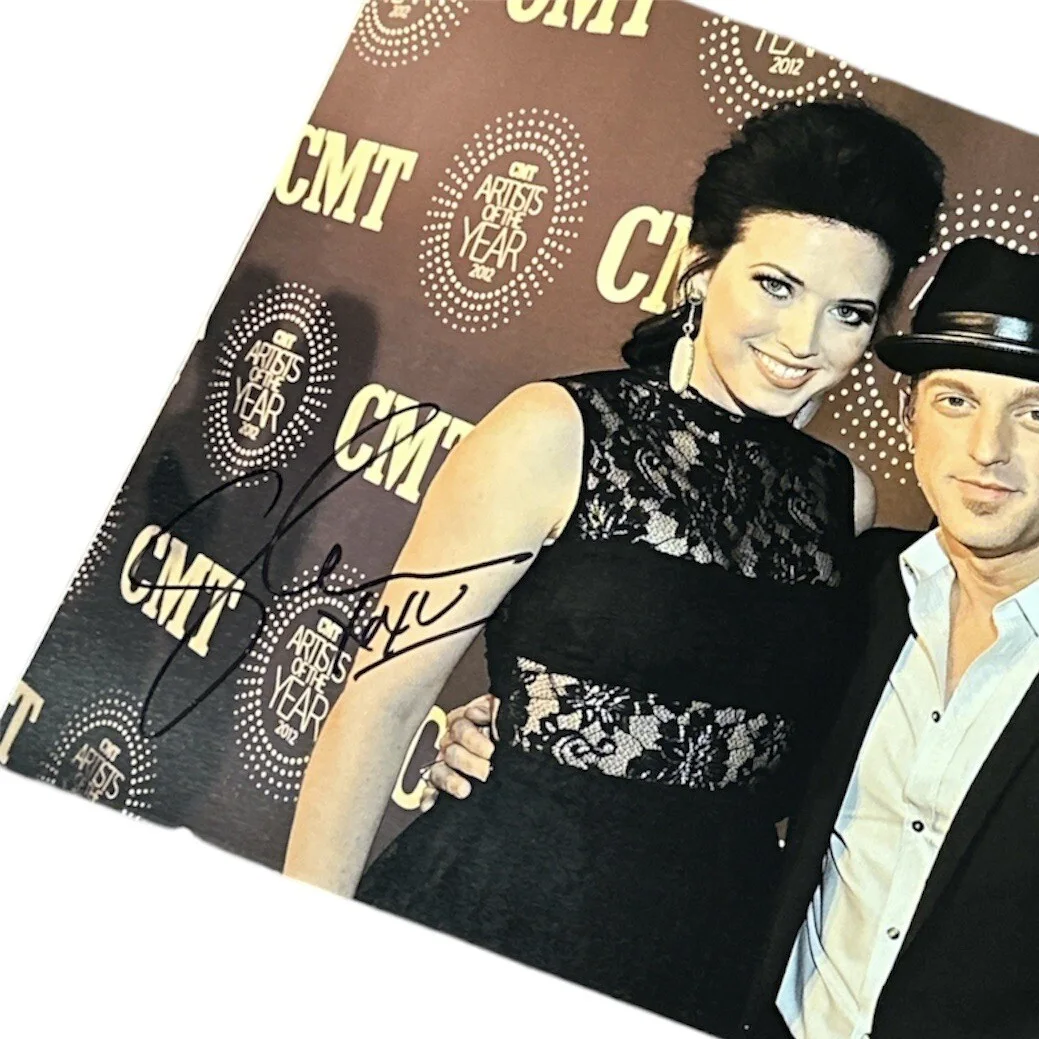 Thompson Square Signed Autograph 8.5x11 Photo! Country Music Singing Duo!, image 2