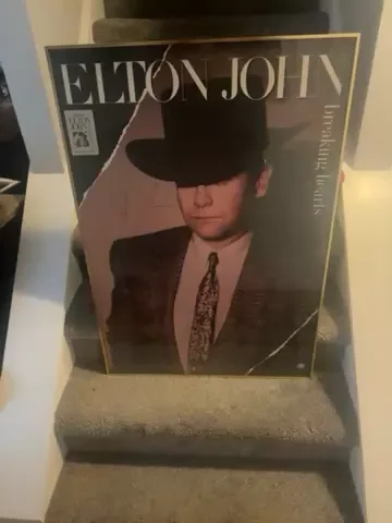 Personally signed autographed poster & Backstage Pass for Elton John 1986., изображение 2