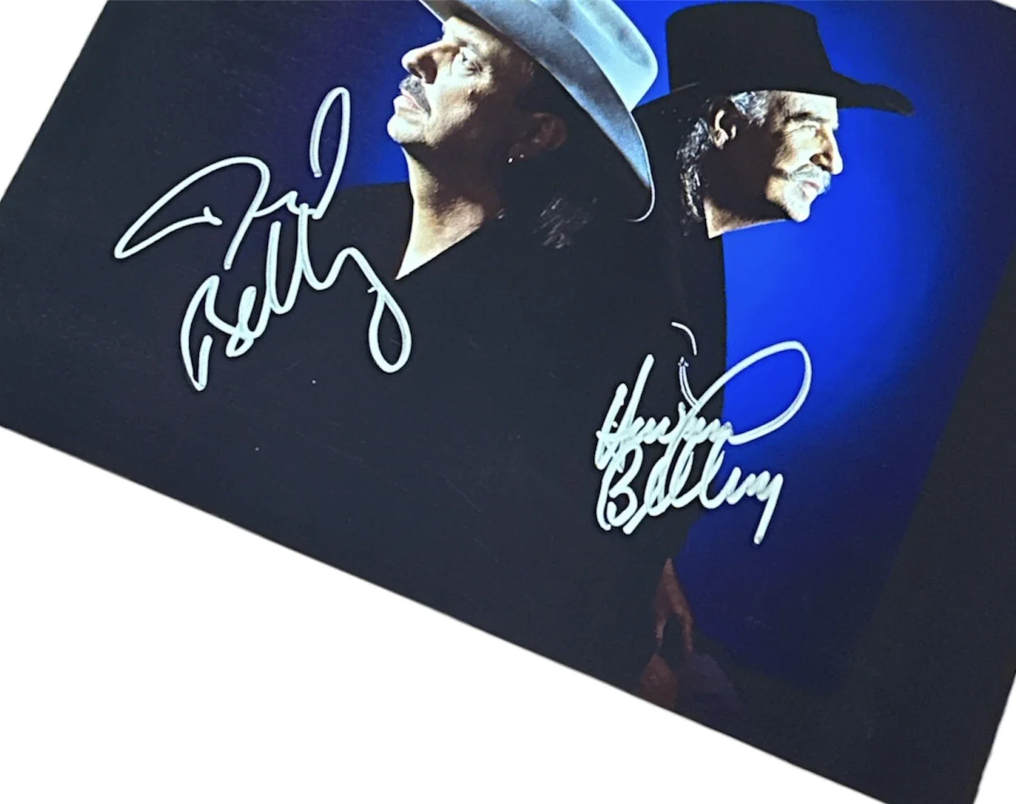 Bellamy Brothers Signed Autograph 8.5x11 Photo! Honky Tonk Country Music Duo!, изображение 2