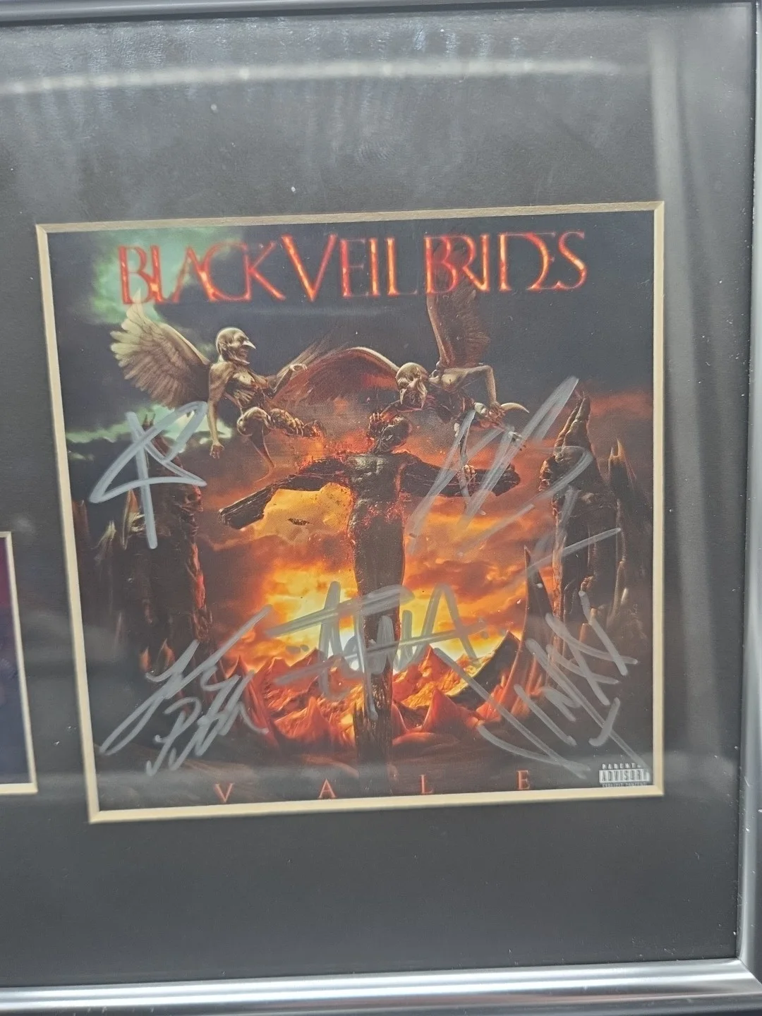Vale by Black Veil Brides (CD, 2018) Signed CD 5 Autographs, image 2