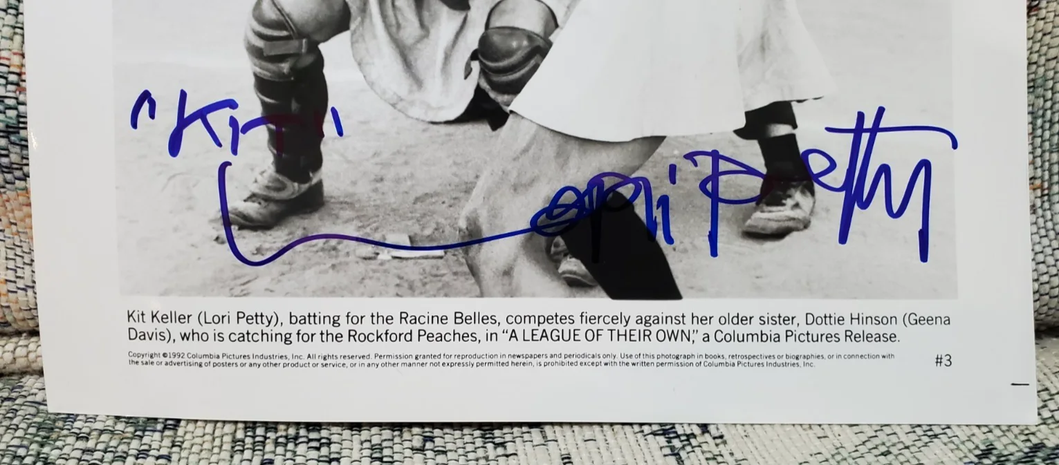 Lori Petty — 1992 A League of Their Own Lori Petty Signed Press Release 8x10 Photo Movie, изображение 2