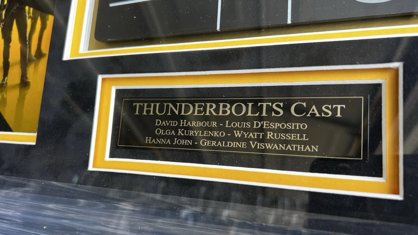 Thunderbolts Full Cast — Thunderbolts Marvel Full Cast Signed Autograph Clapboard Custom Frame PSA/DNA, image 3