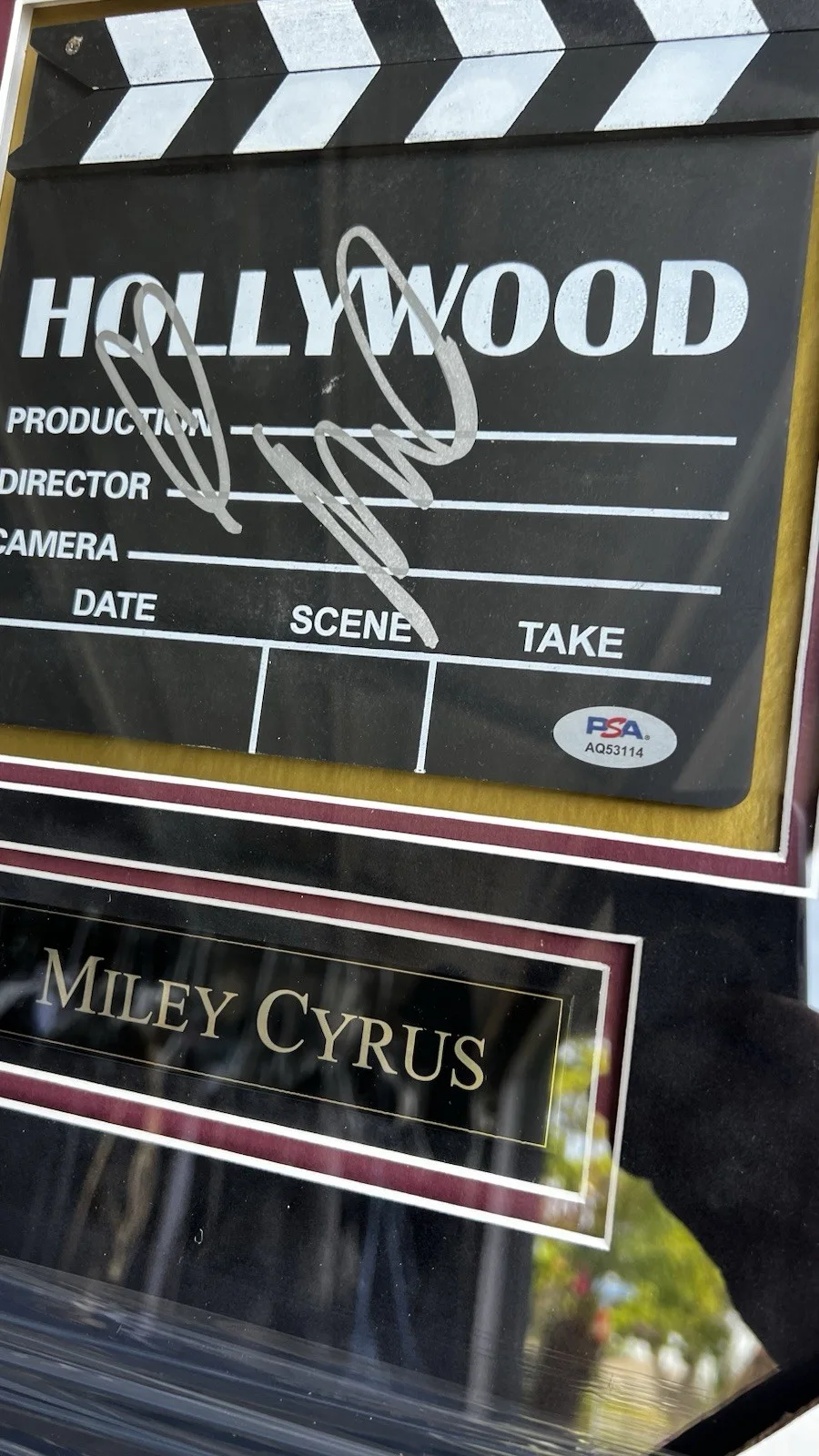 Miley Cyrus — Miley Cyrus Signed Autograph AVATAR Clapboard Custom Frame PSA /DNA Authentic, image 3