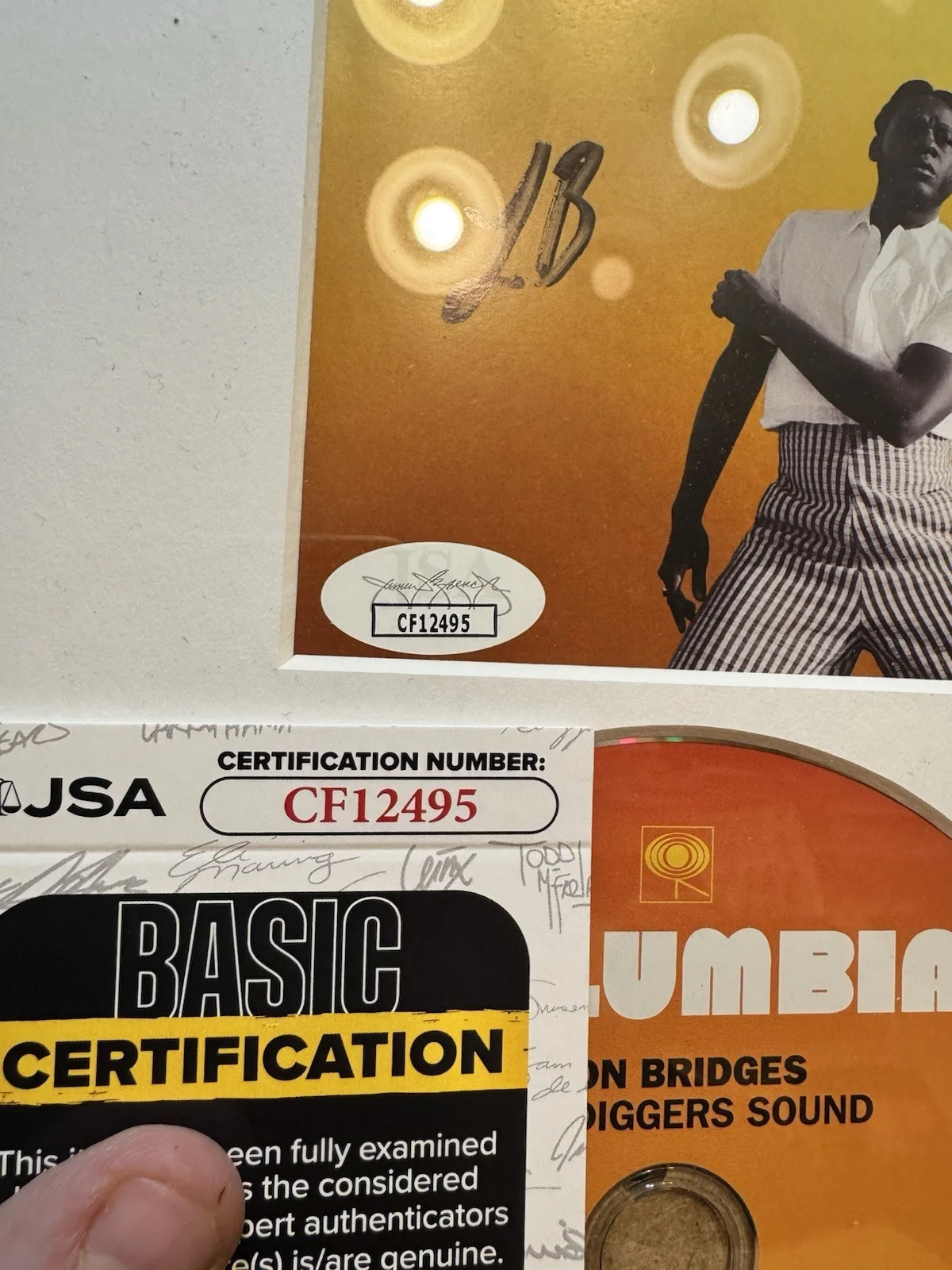 LEON BRIDGES — Leon Bridges Signed CD Insert "Gold Diggers Sound" Framed 6.5x12 - JSA, image 2