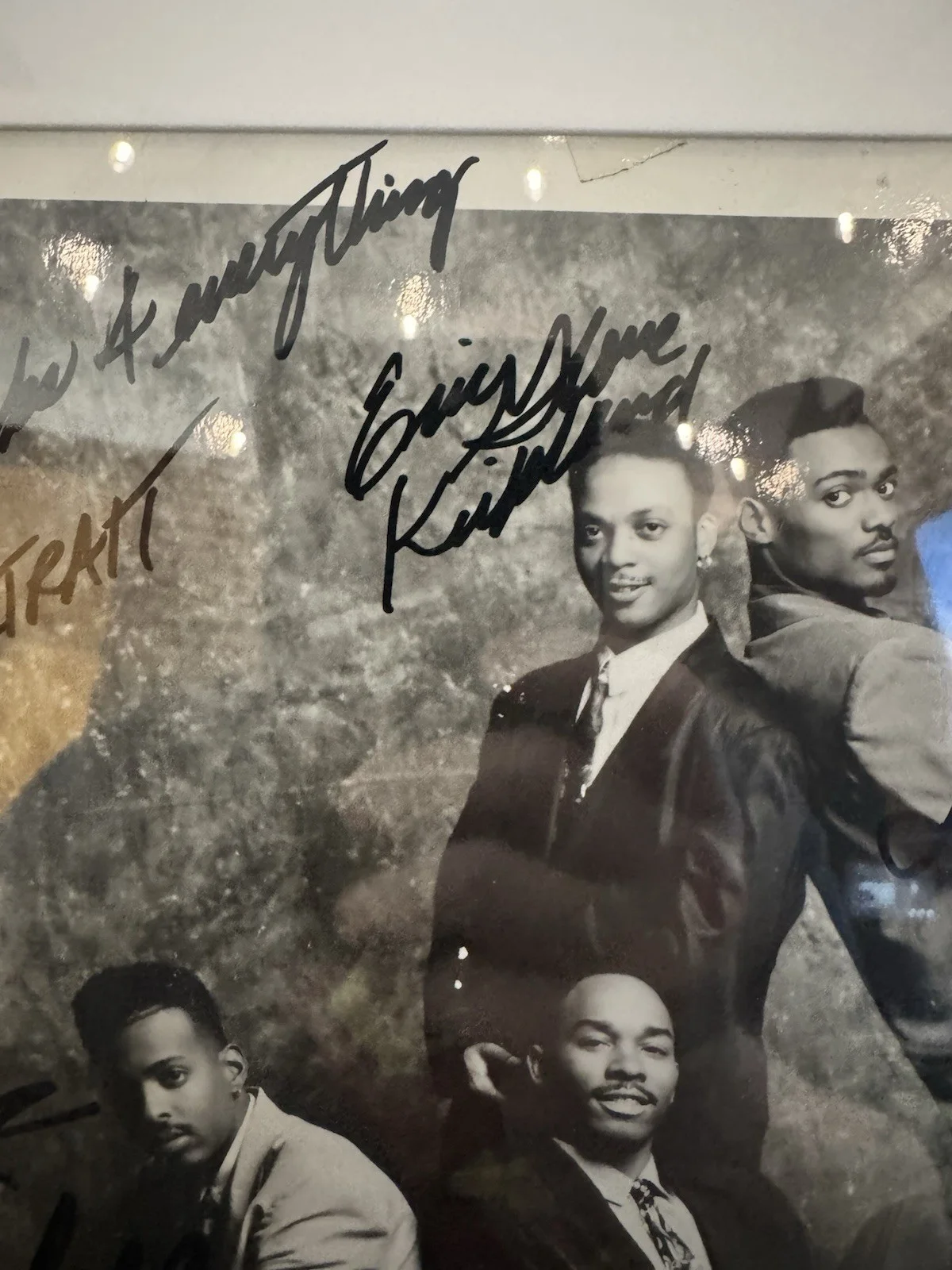 Portrait Group Signed Photo Framed 11x14 - JSA, image 2