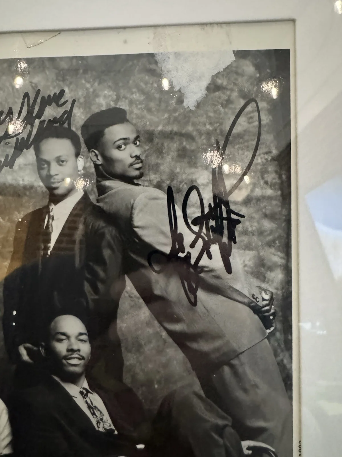 Portrait Group Signed Photo Framed 11x14 - JSA, image 3