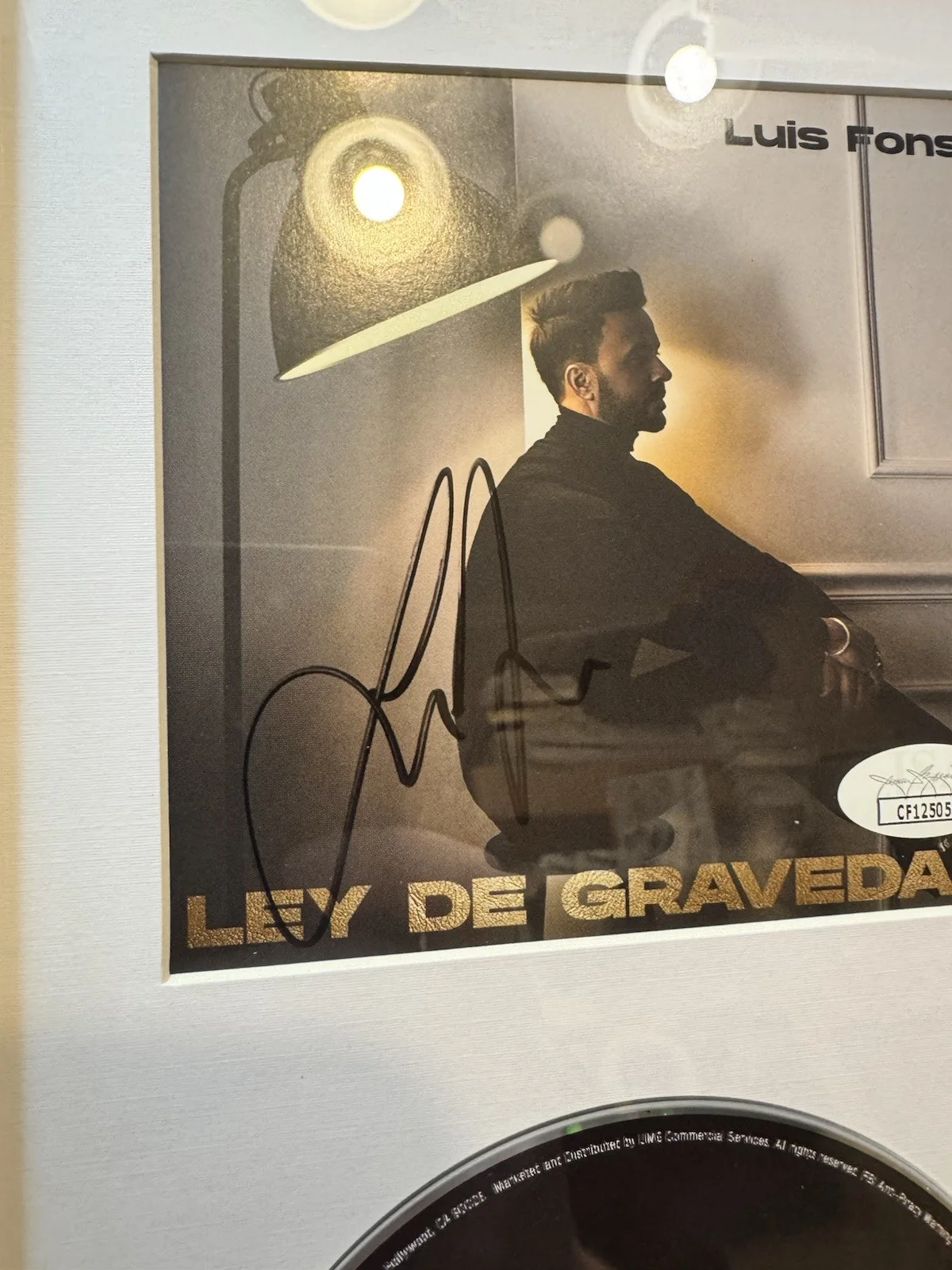 Luis Fonsi Signed CD Insert "Ley De Gravedad" Framed 6.5x12, image 2