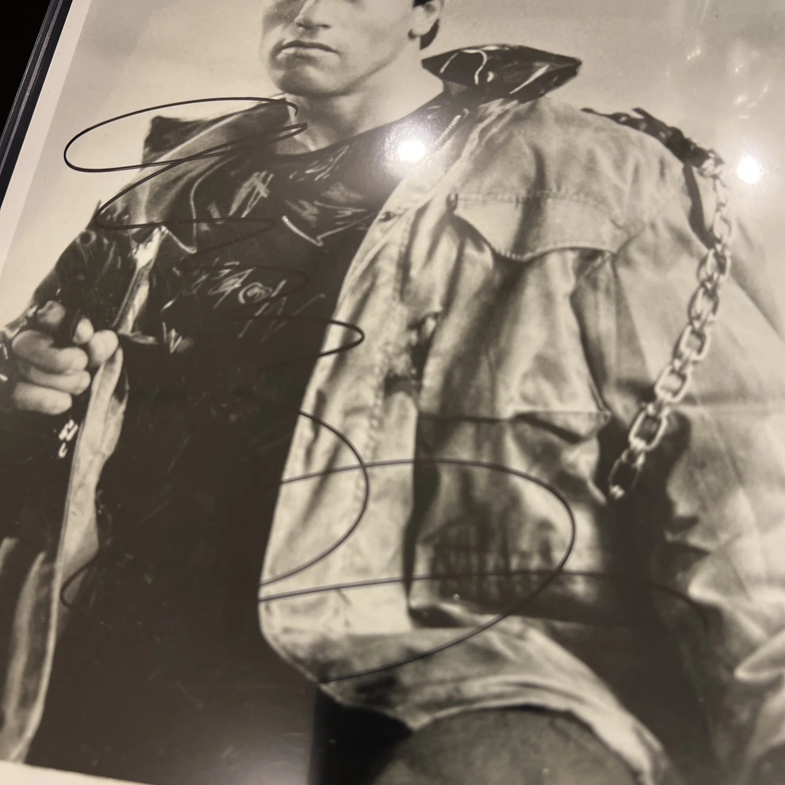 Arnold Schwarzenegger Signed 8 X 10 Terminator With Certificate Of Authenticity, image 3